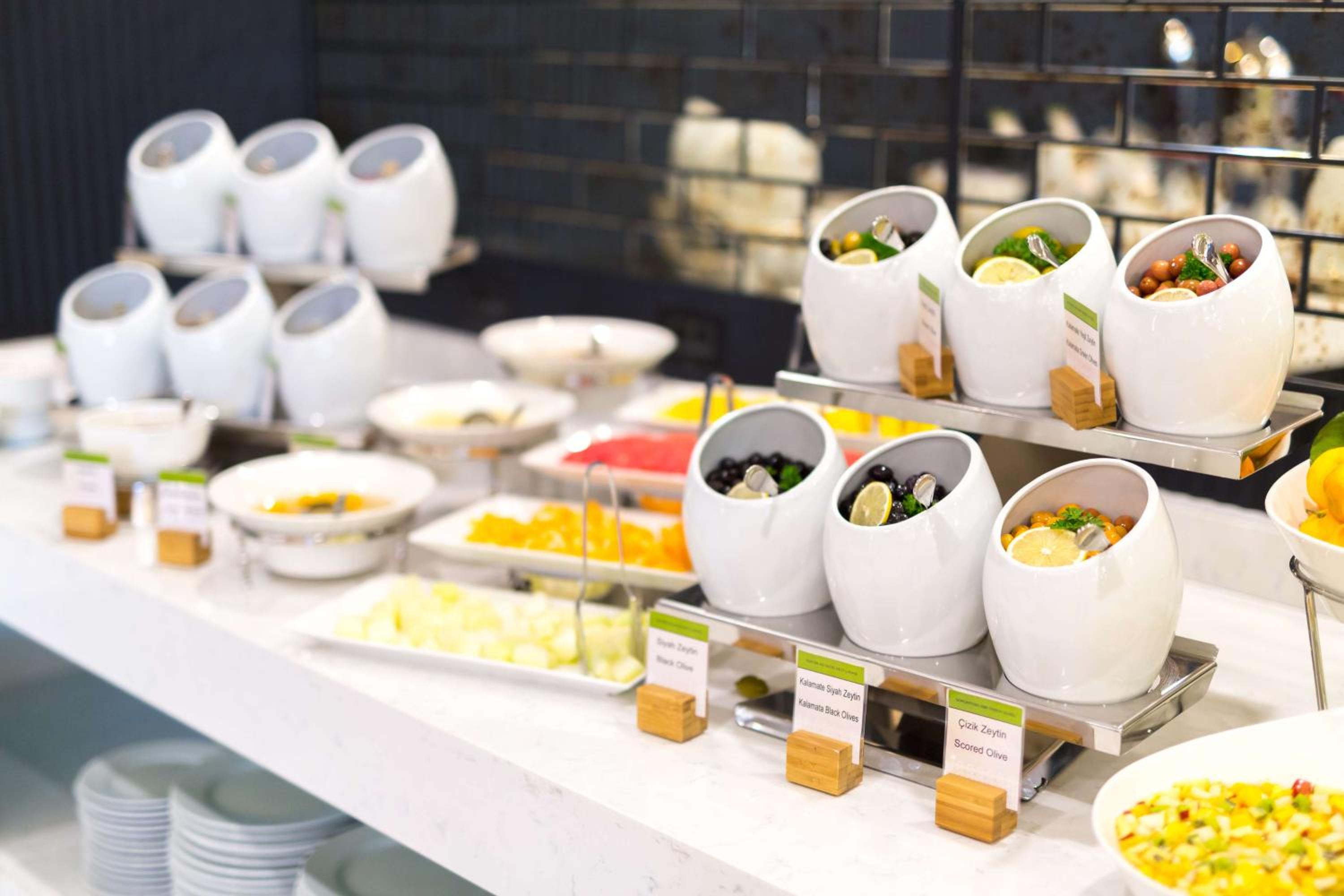 DoubleTree By Hilton Izmir Airport - Image 55