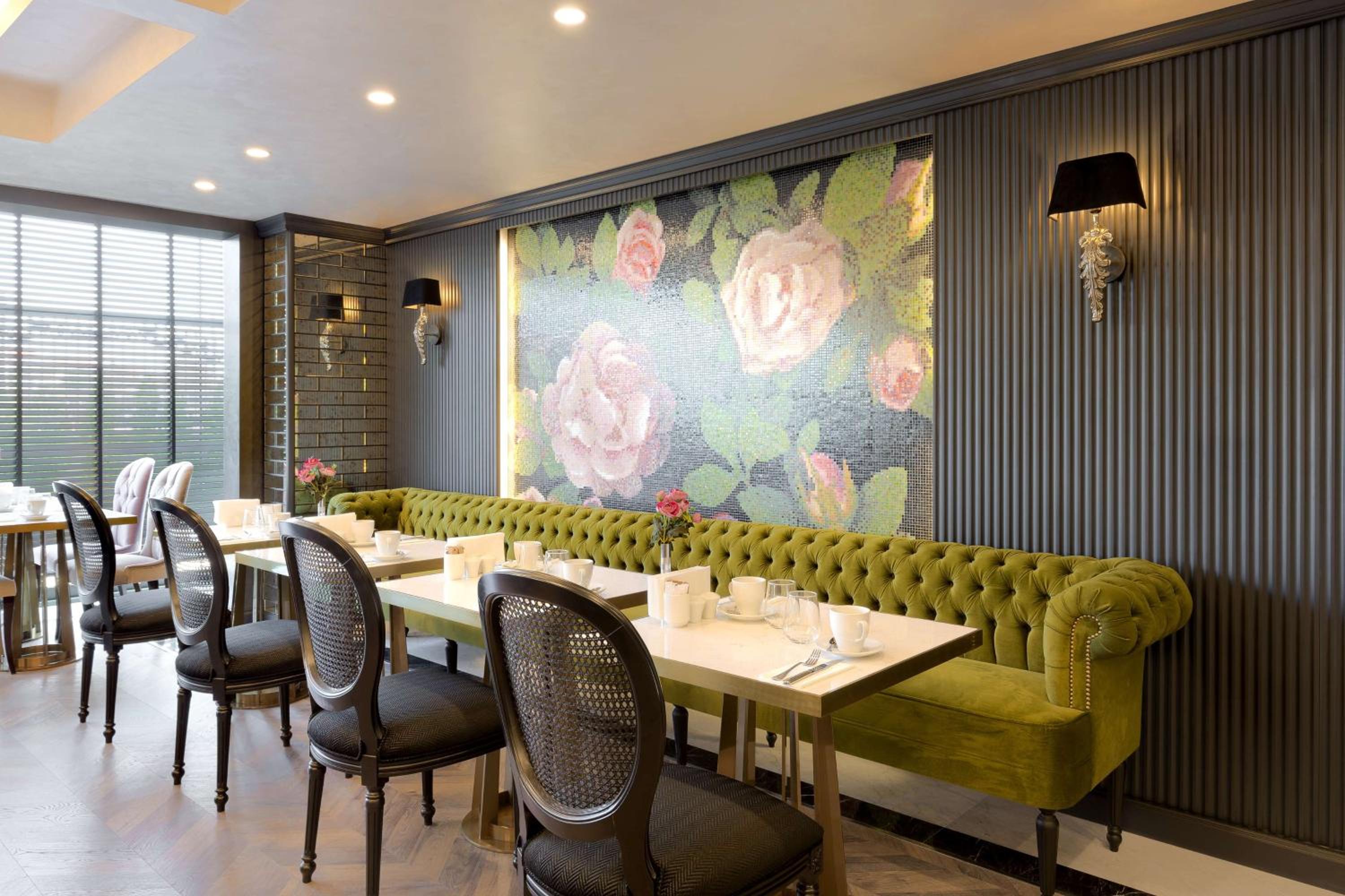 DoubleTree By Hilton Izmir Airport - Image 7