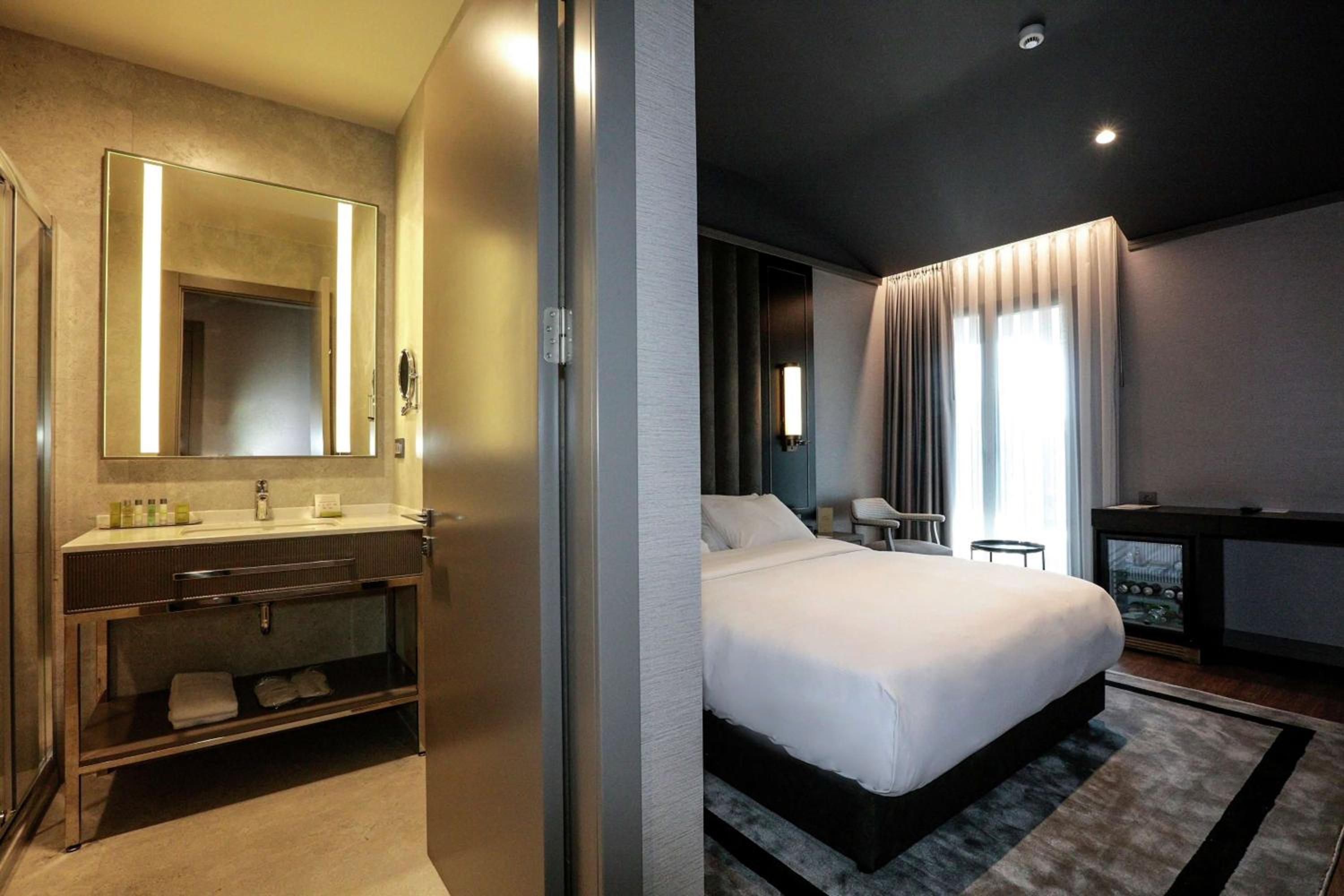DoubleTree By Hilton Izmir Airport - Image 98