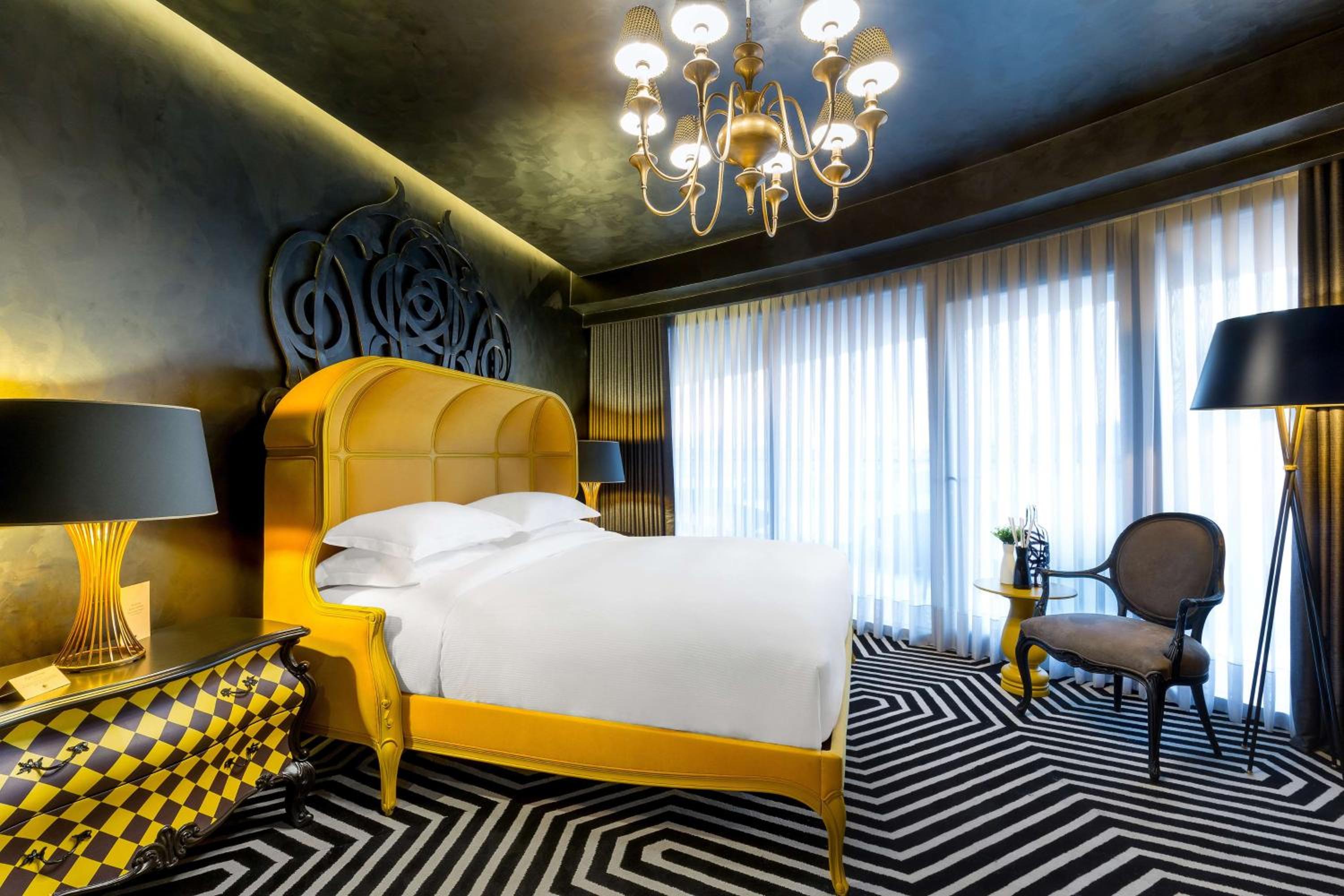 DoubleTree By Hilton Izmir Airport - Image 23