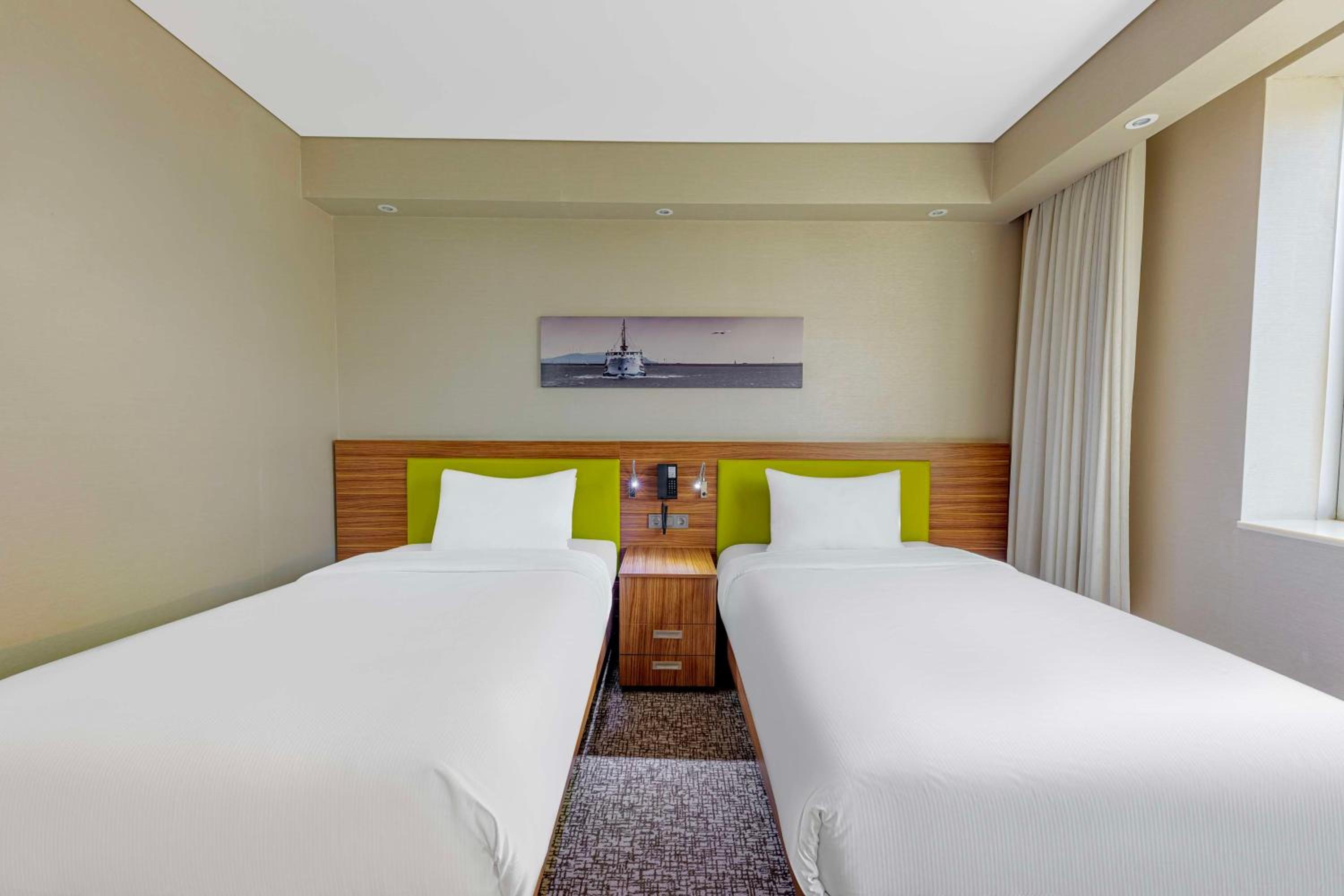 Hampton by Hilton Istanbul Kayasehir - Image 45