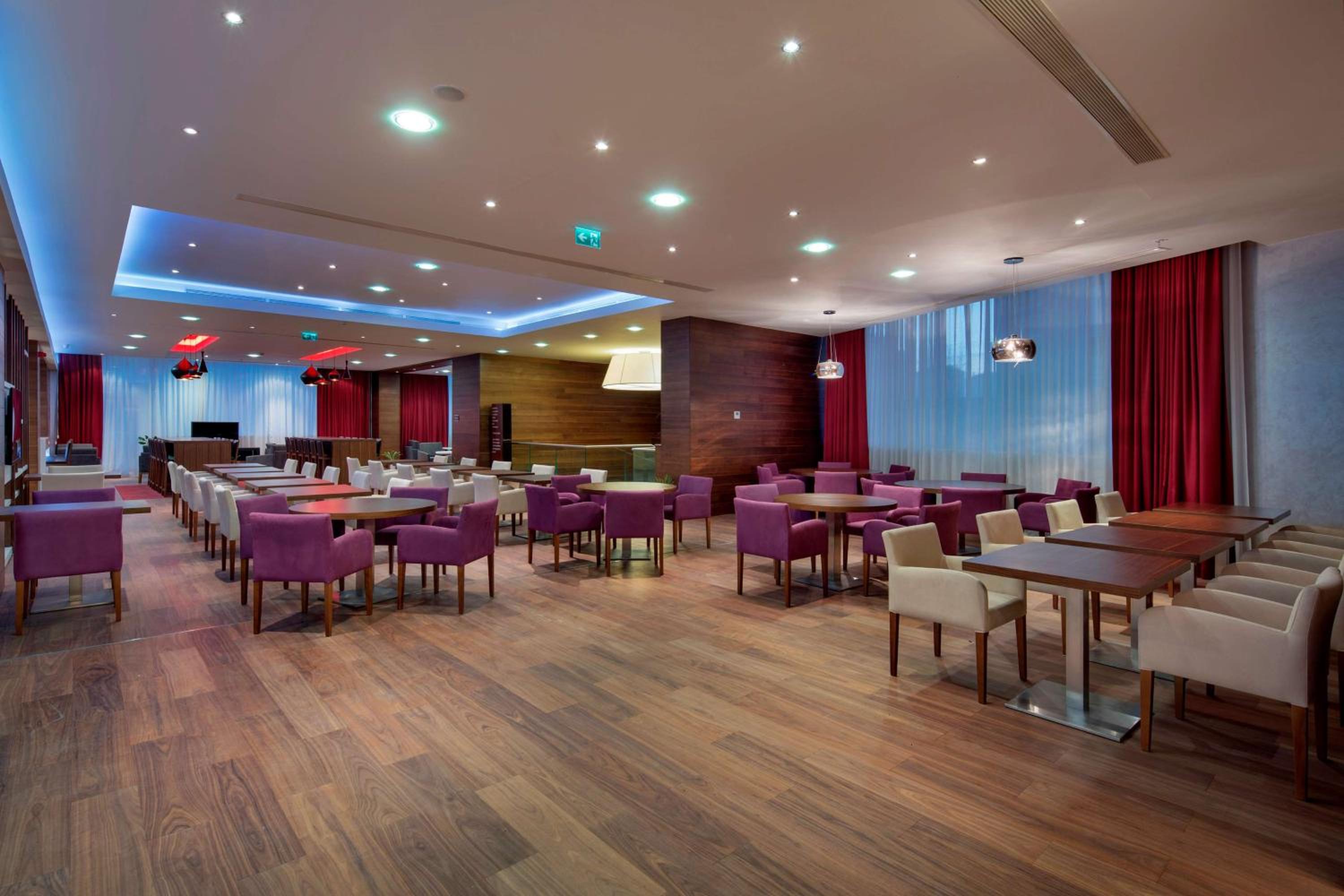 Hampton by Hilton Istanbul Kayasehir - Image 57