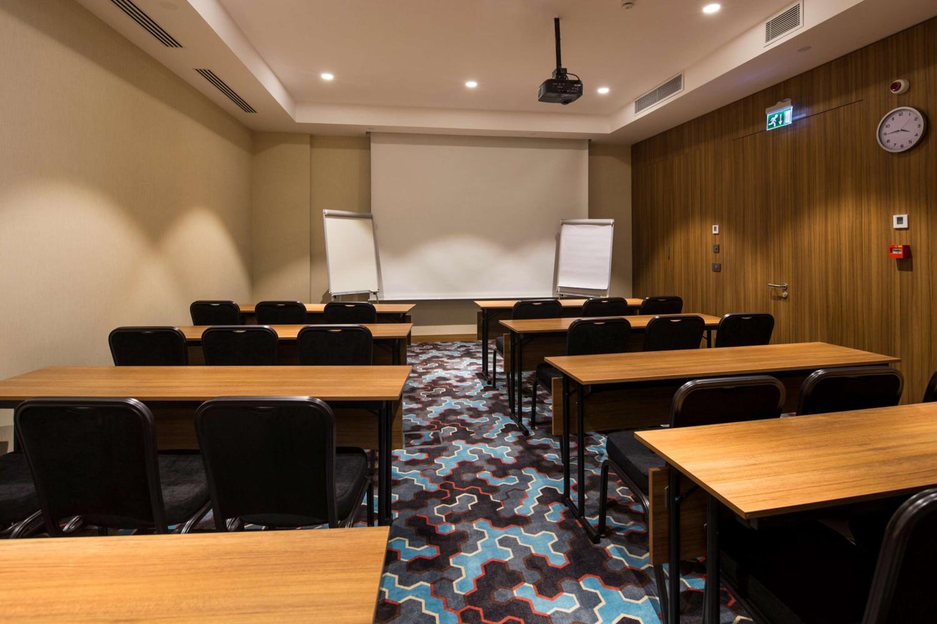 Hampton by Hilton Istanbul Kurtkoy - Image 12