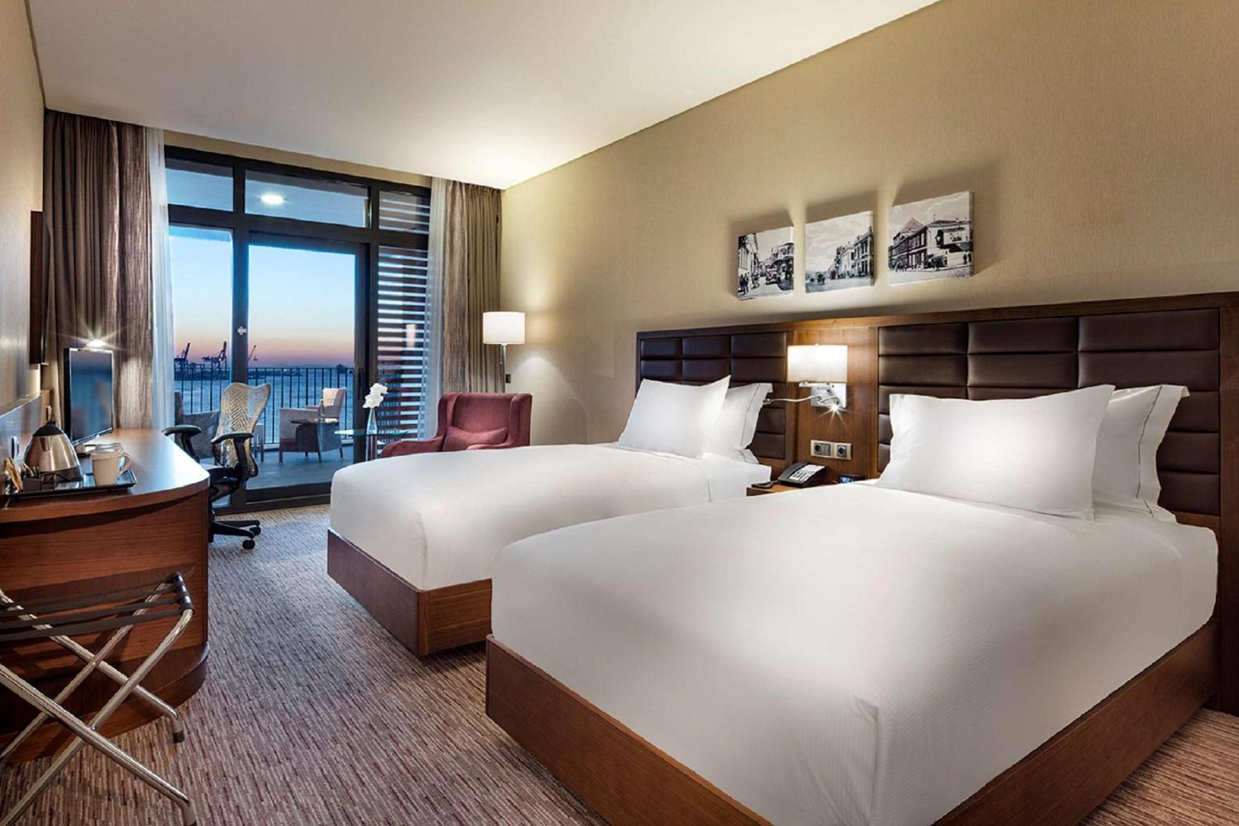 Hilton Garden Inn Izmir Bayrakli - Image 28
