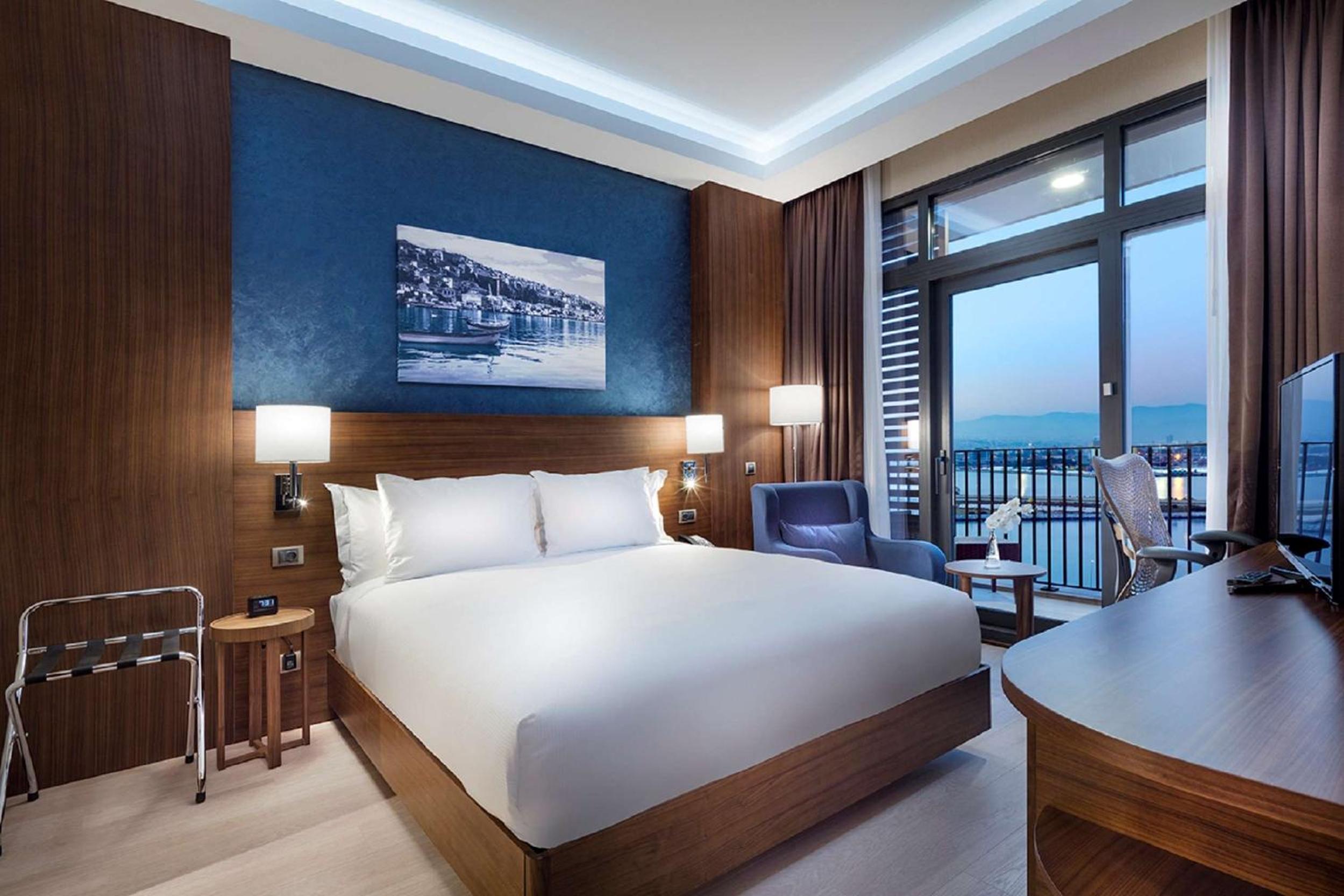 Hilton Garden Inn Izmir Bayrakli - Image 33