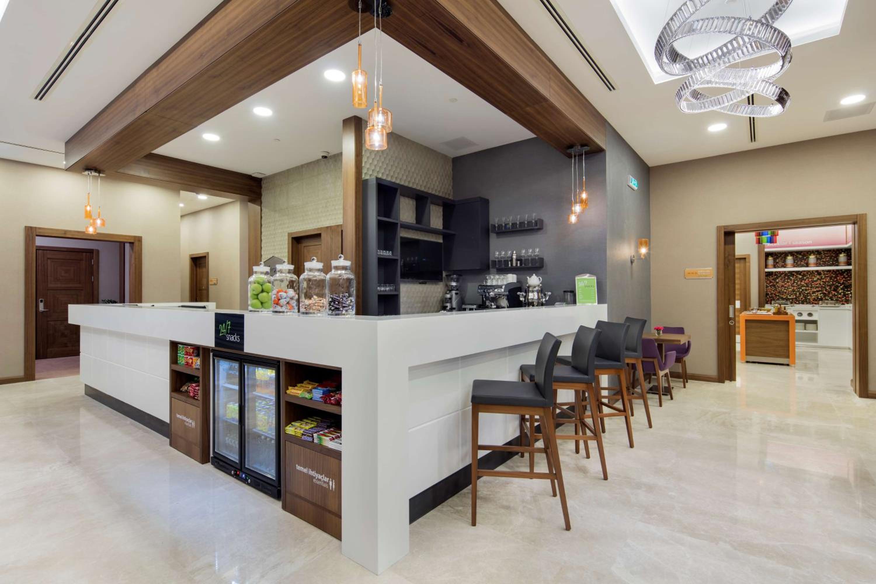 Hampton by Hilton İstanbul Ataköy - Image 15