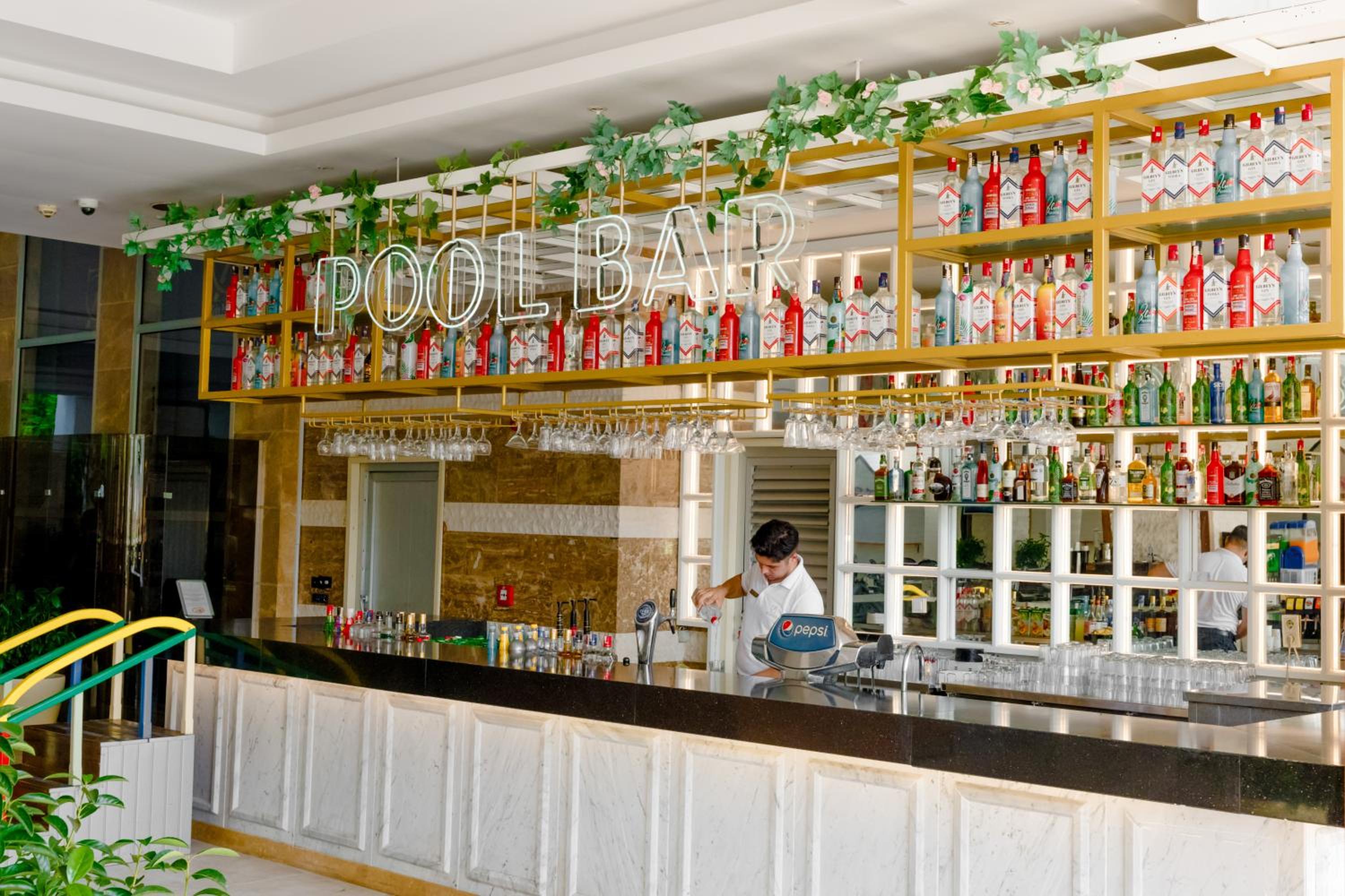Oz Hotels Side Premium - Image 92