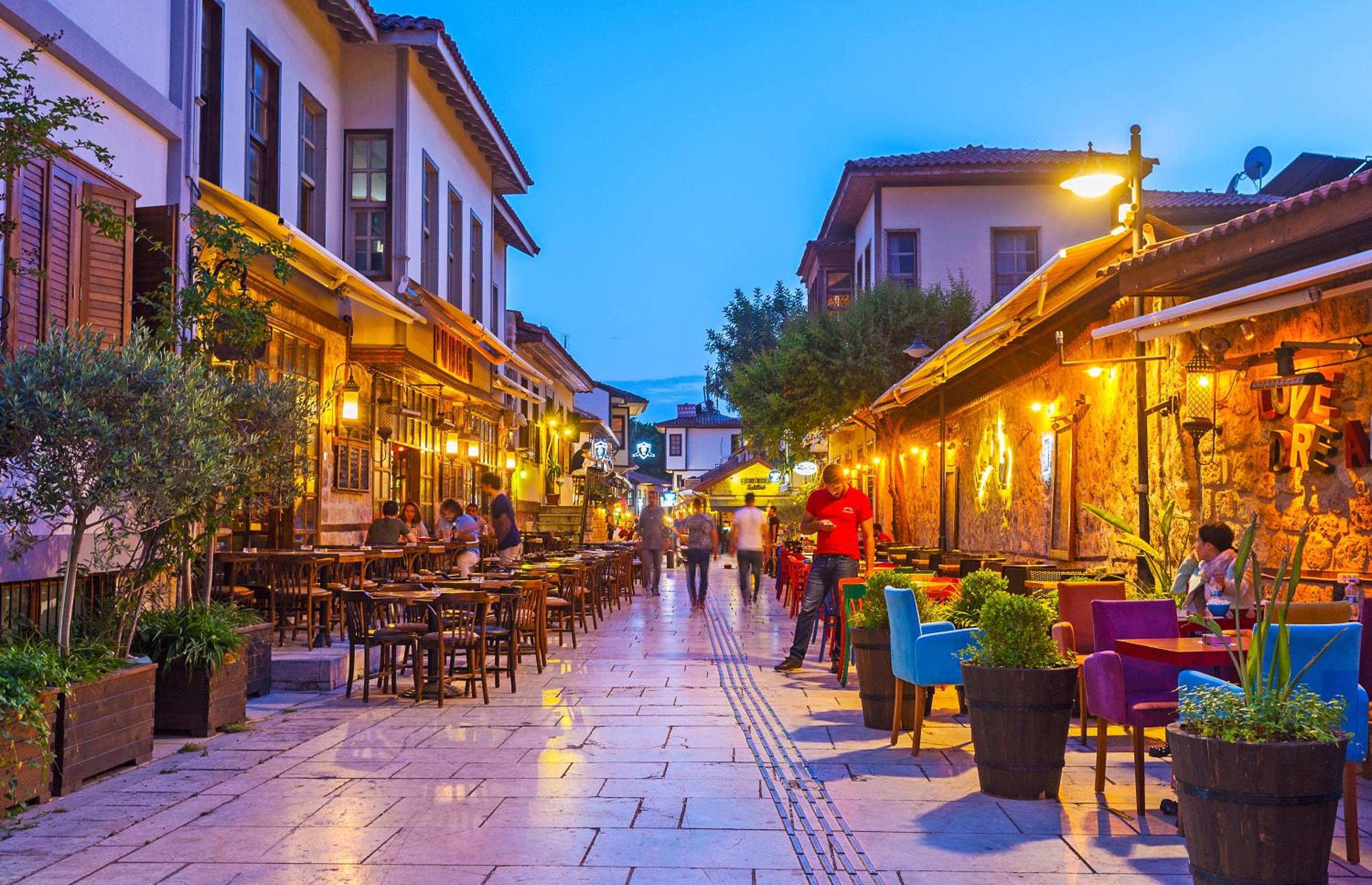 A old town - Image 18