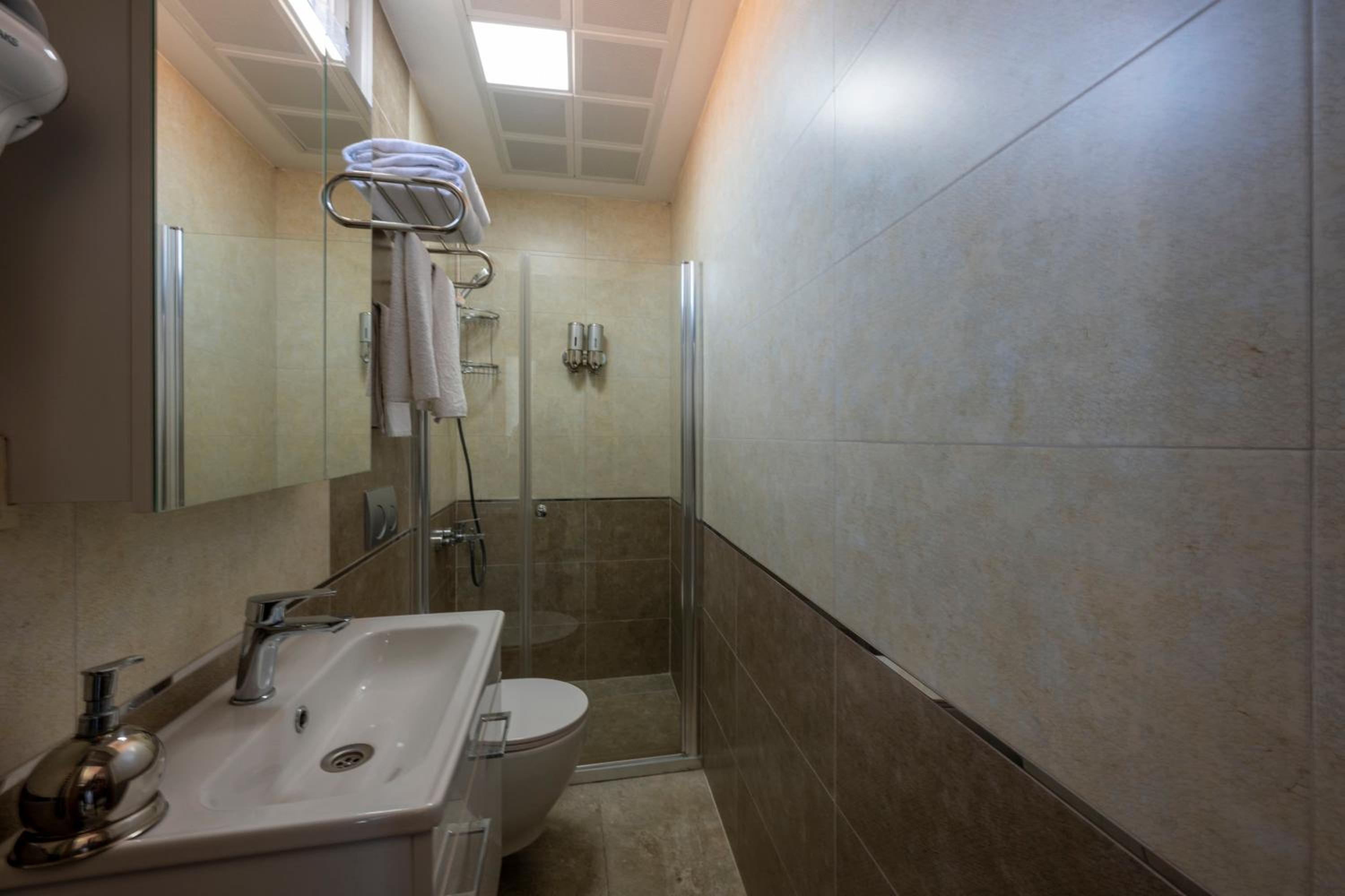 Comfort Suites Otel - Image 63
