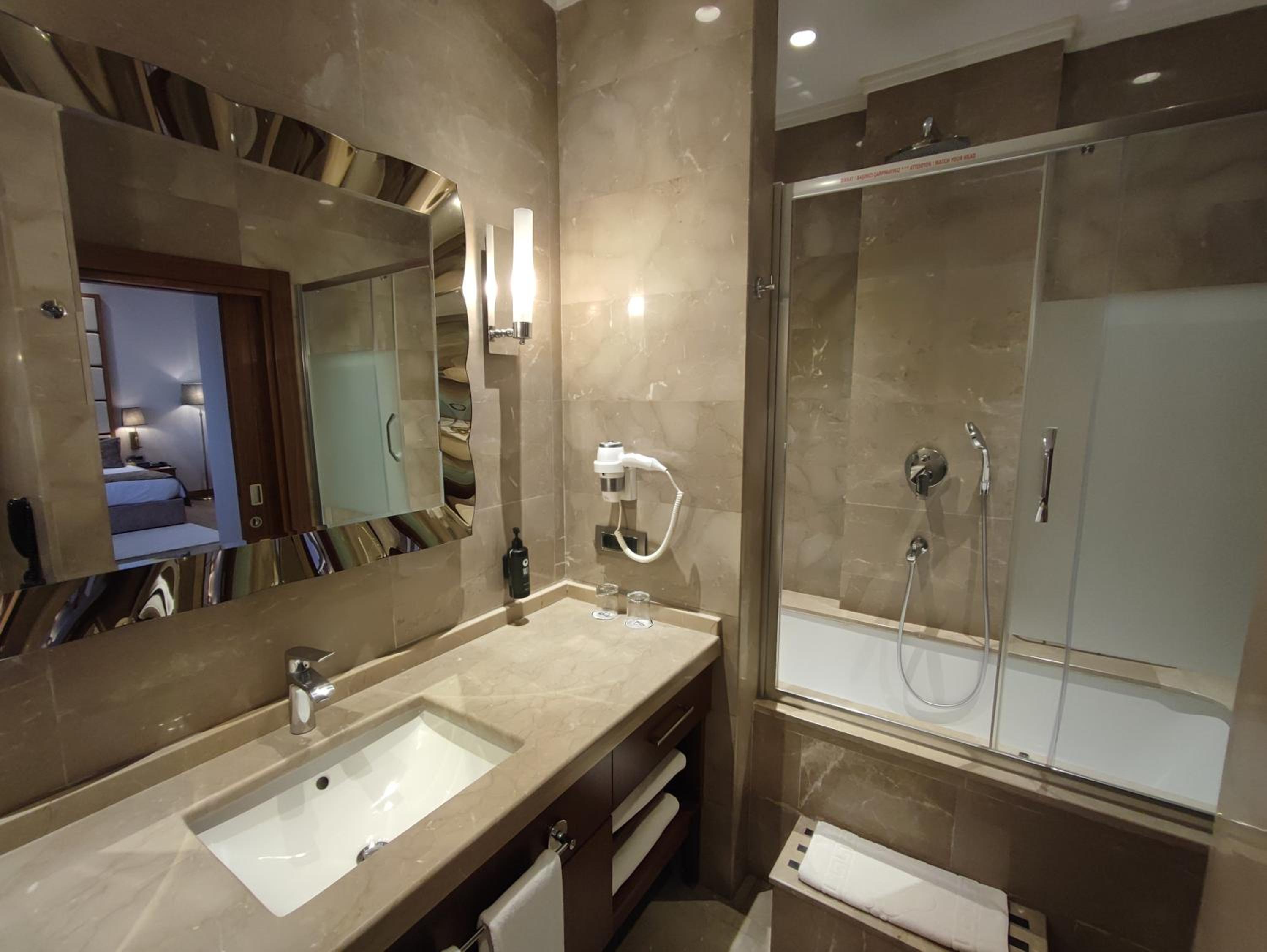 Days Hotel by Wyndham İstanbul Maltepe - Image 31