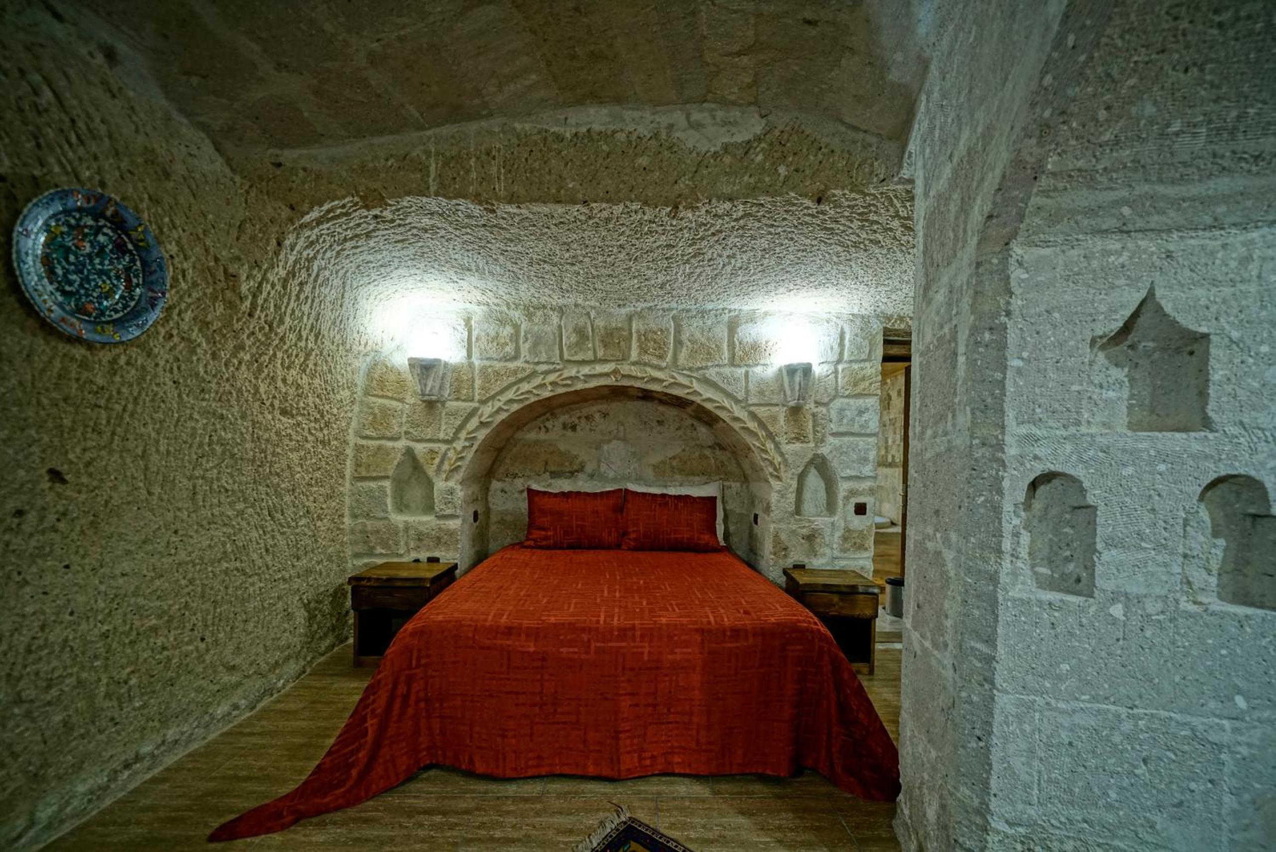 Holiday Cave Hotel - Image 161