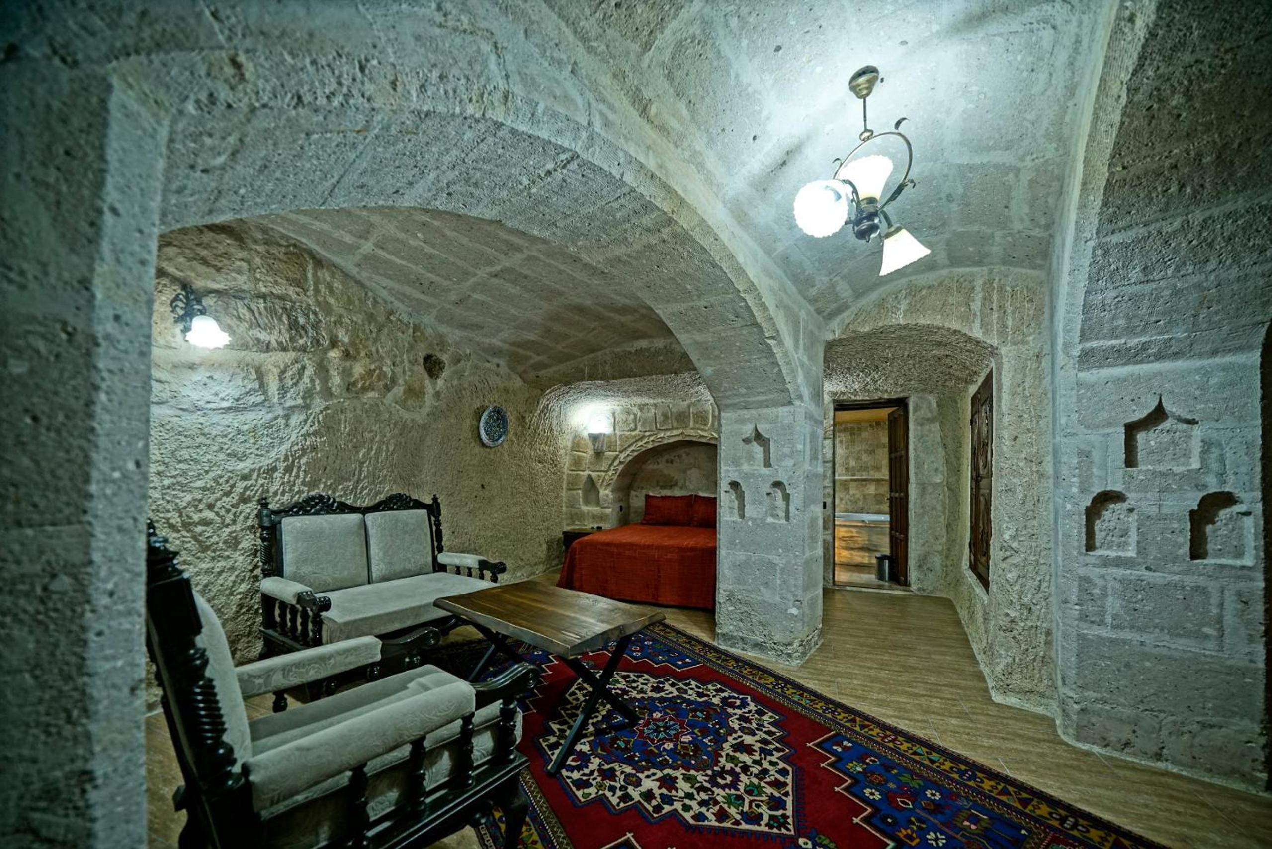 Holiday Cave Hotel - Image 160