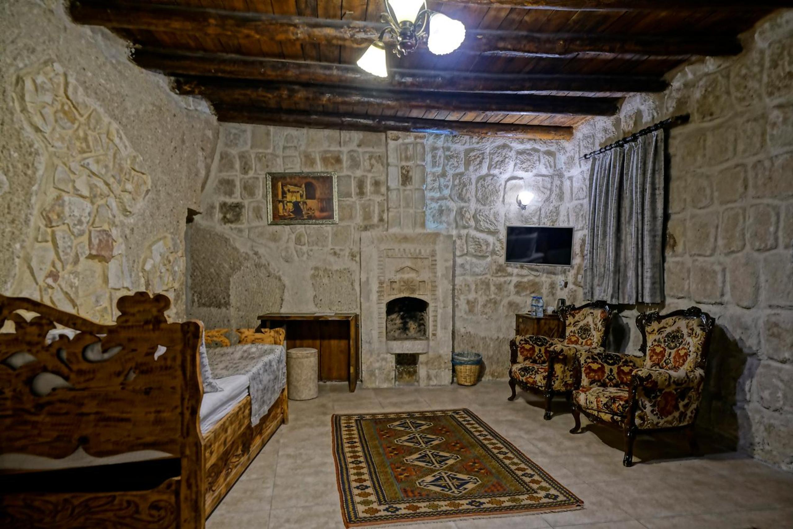 Holiday Cave Hotel - Image 230