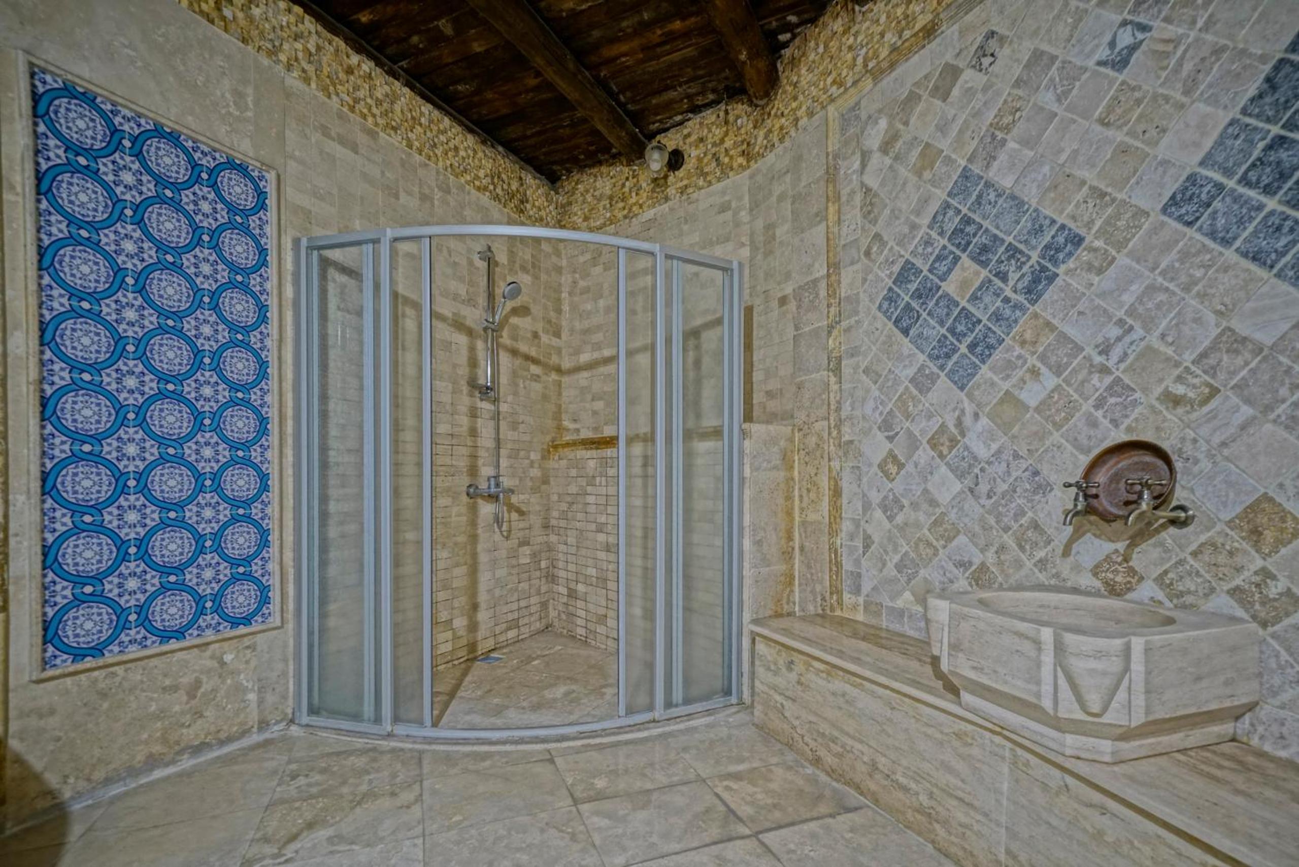 Holiday Cave Hotel - Image 109