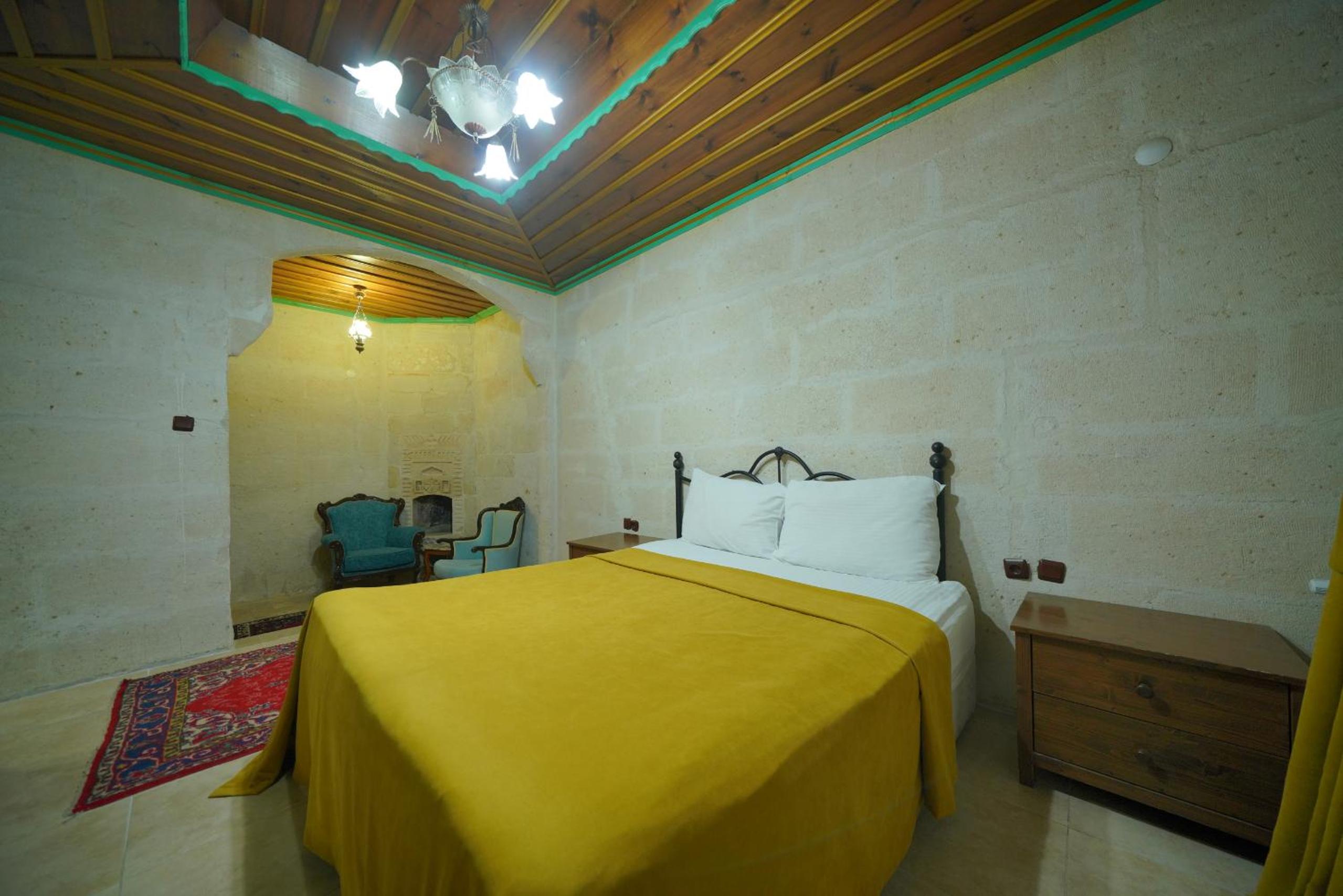 Holiday Cave Hotel - Image 249