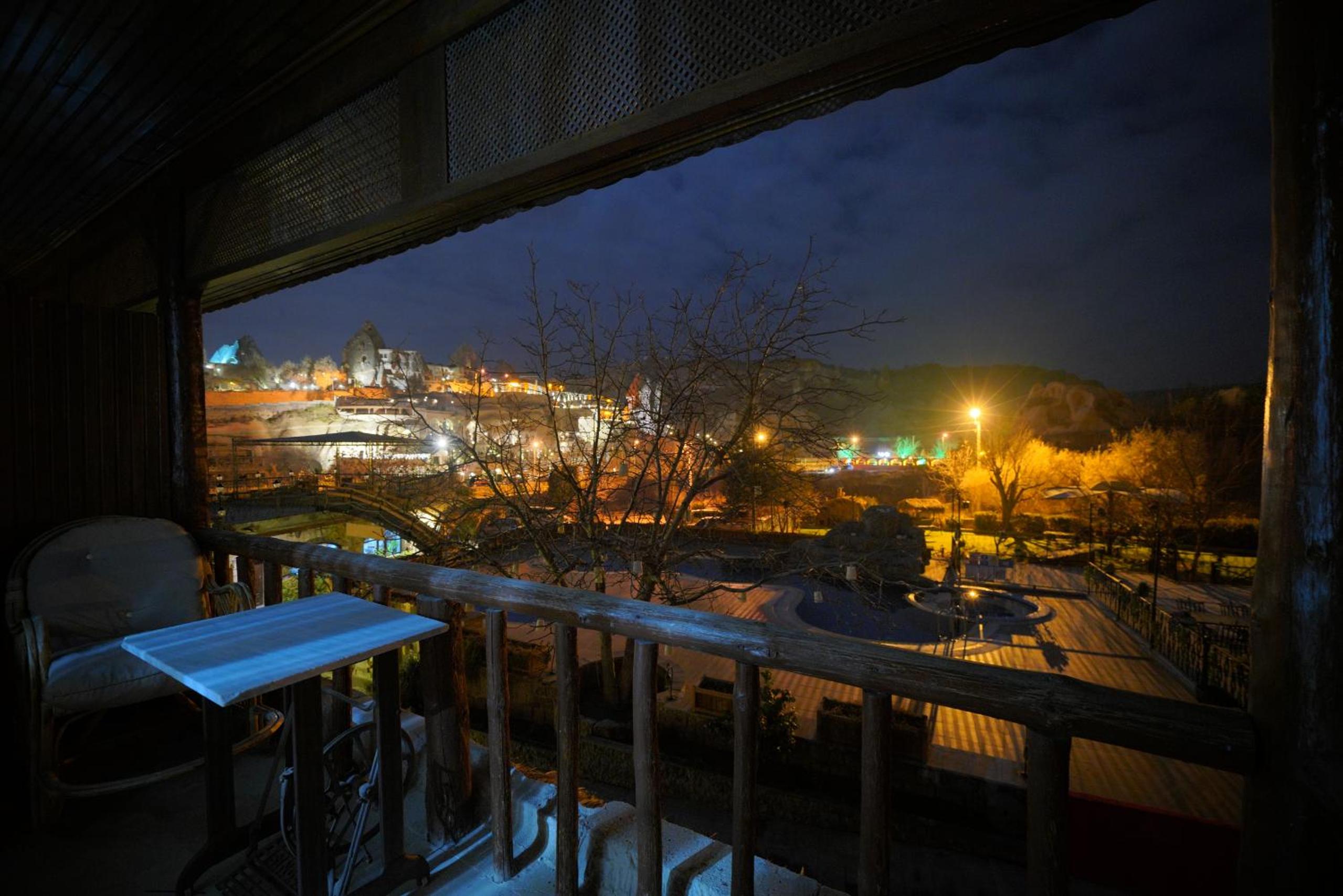 Holiday Cave Hotel - Image 216