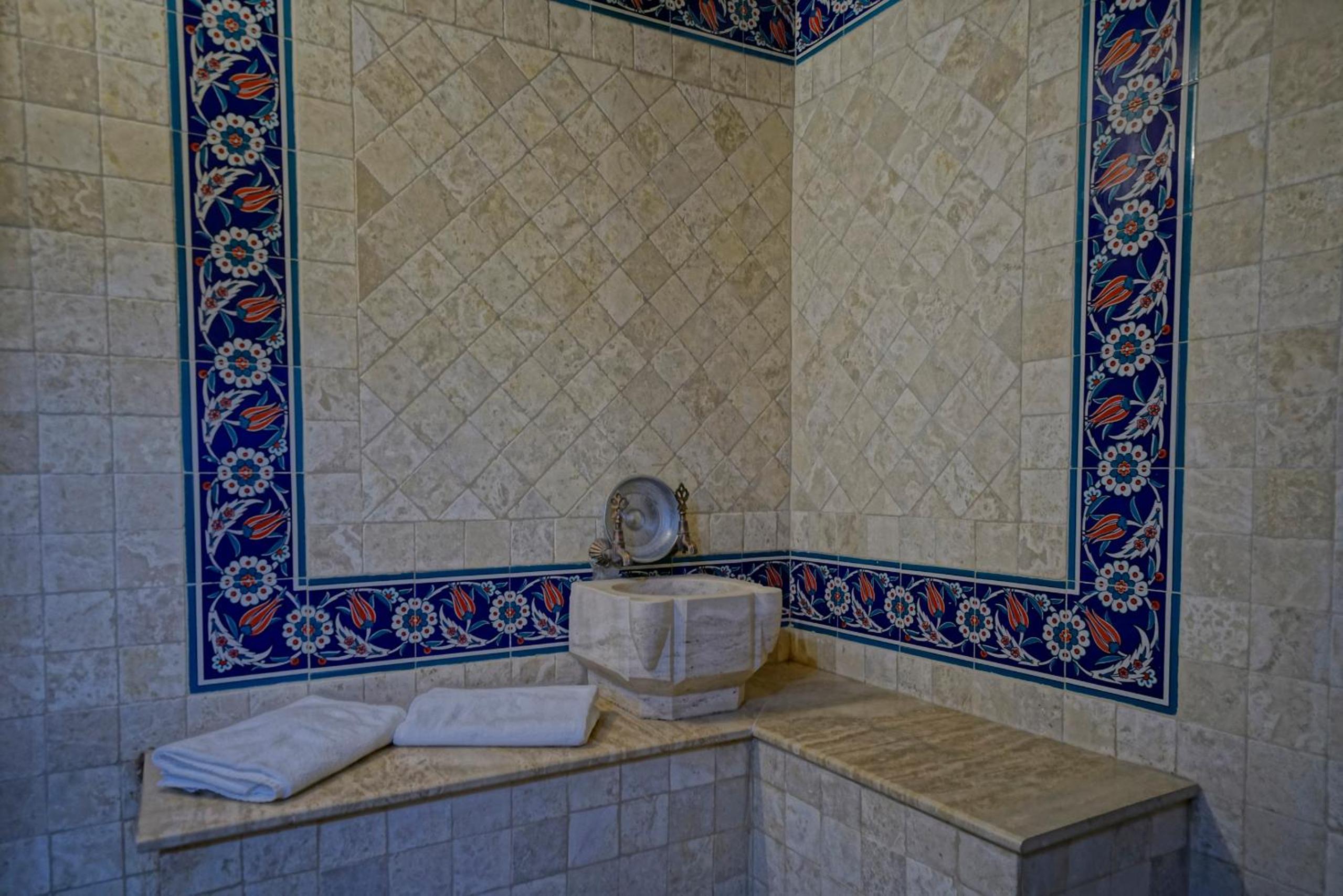 Holiday Cave Hotel - Image 263