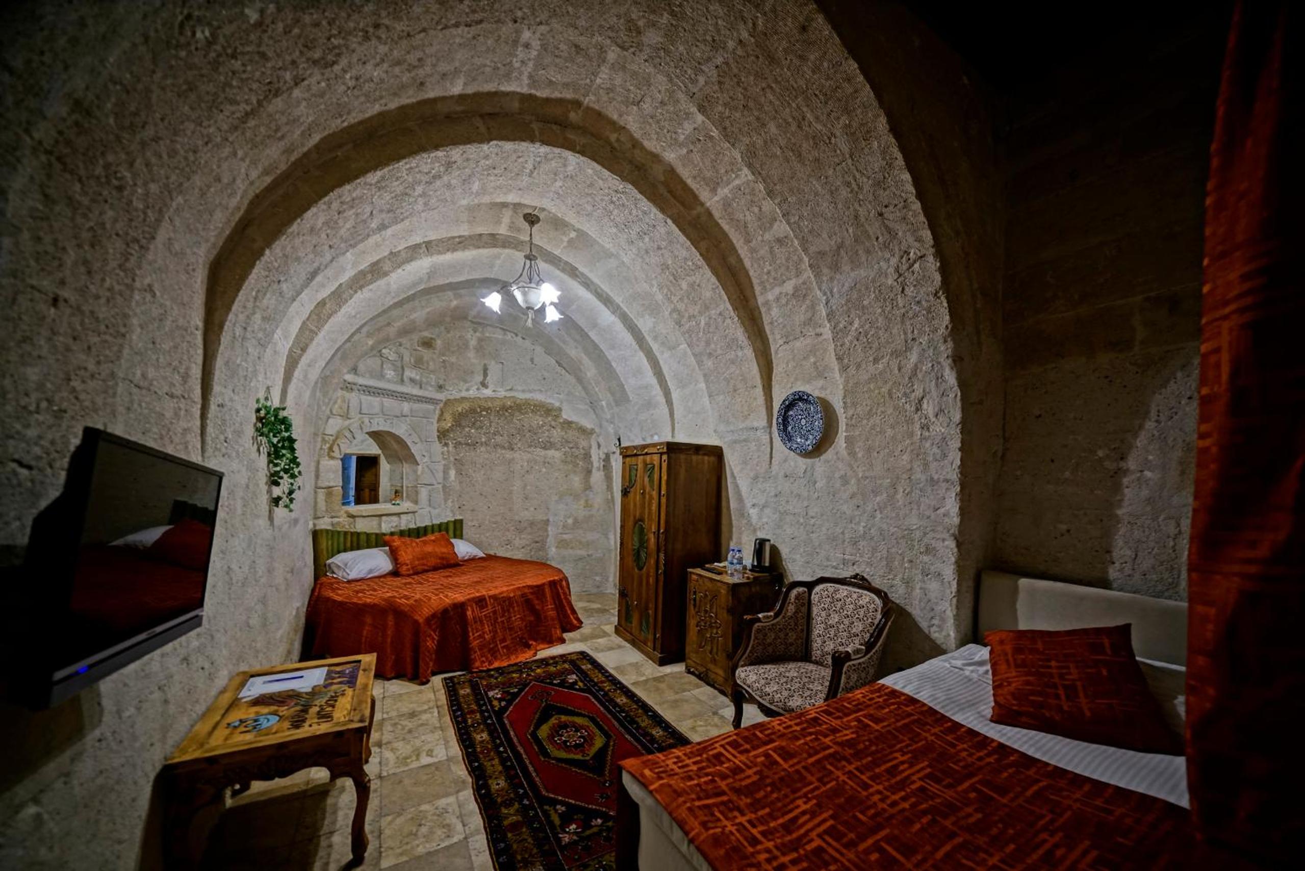 Holiday Cave Hotel - Image 250