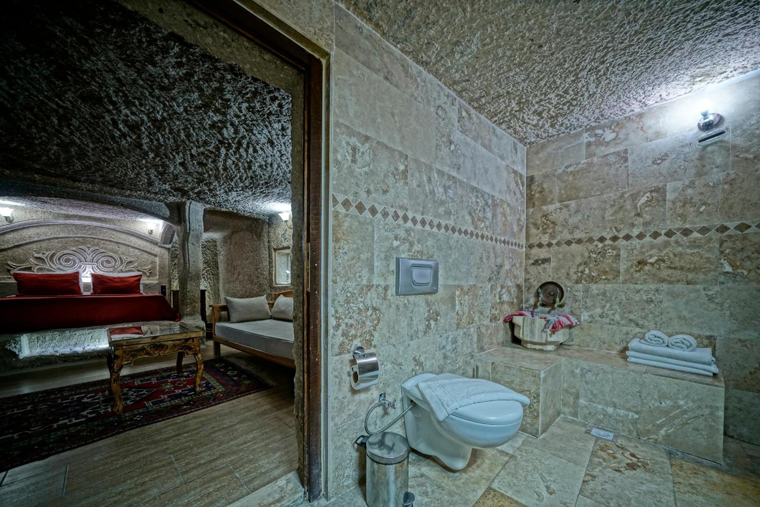 Holiday Cave Hotel - Image 119