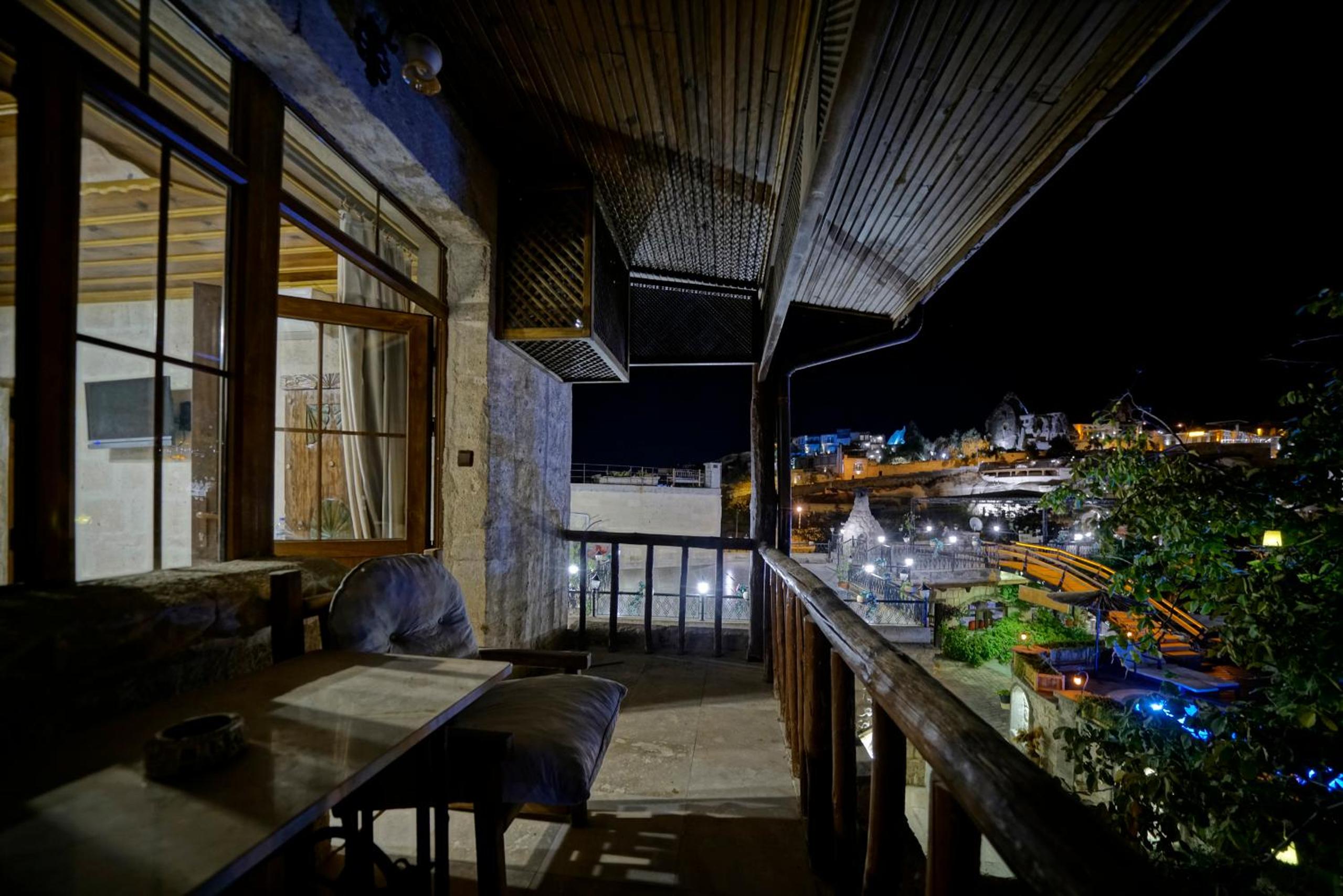 Holiday Cave Hotel - Image 217