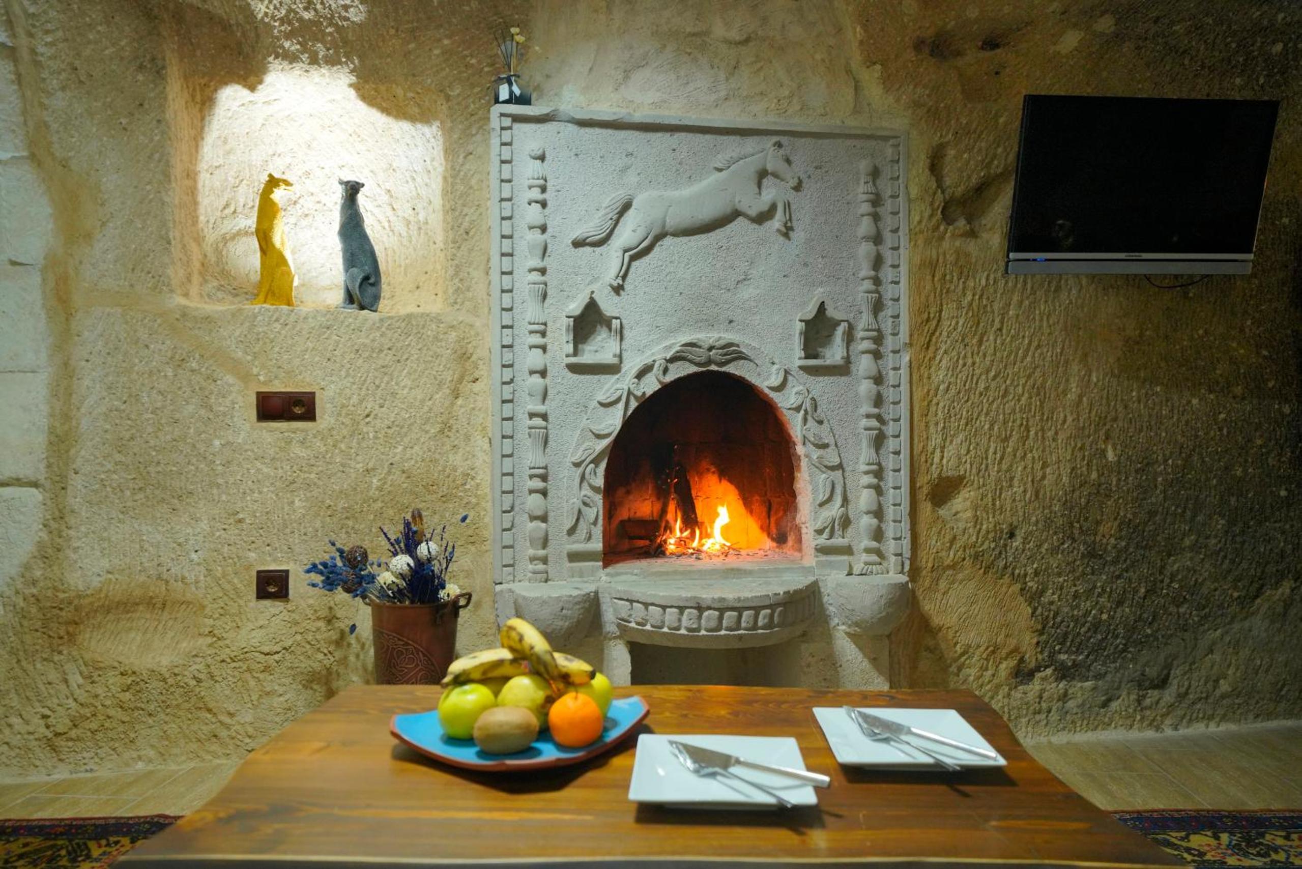 Holiday Cave Hotel - Image 207