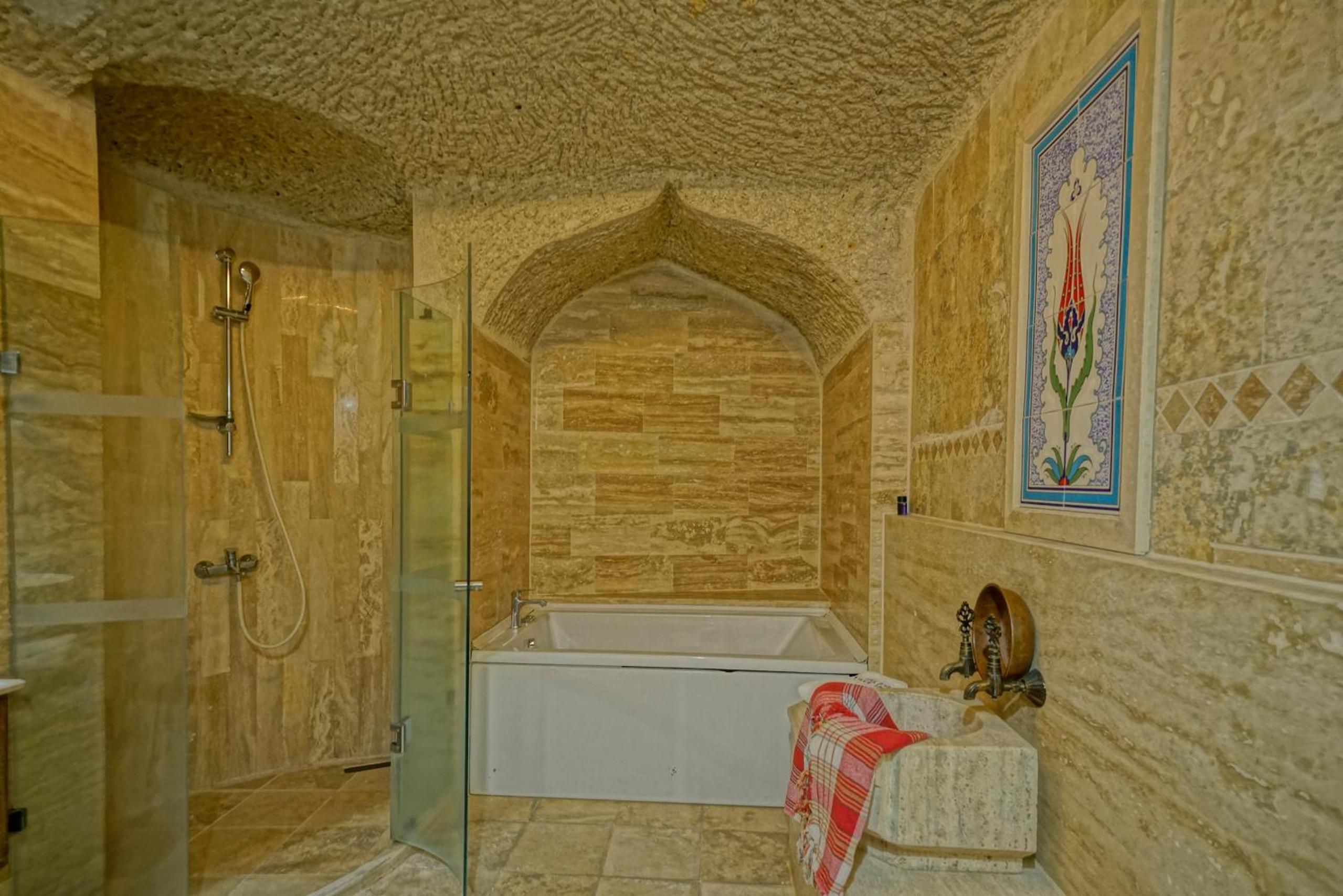 Holiday Cave Hotel - Image 194
