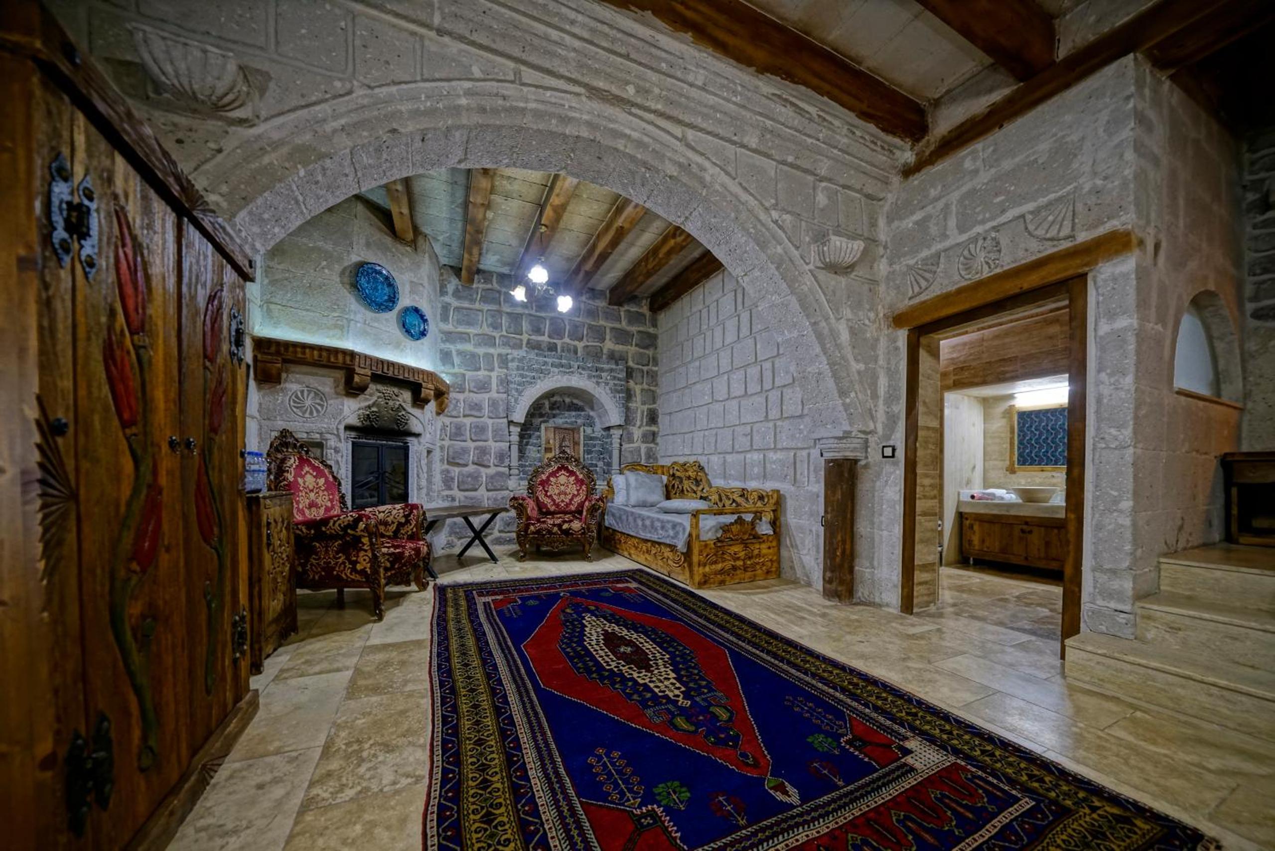 Holiday Cave Hotel - Image 93