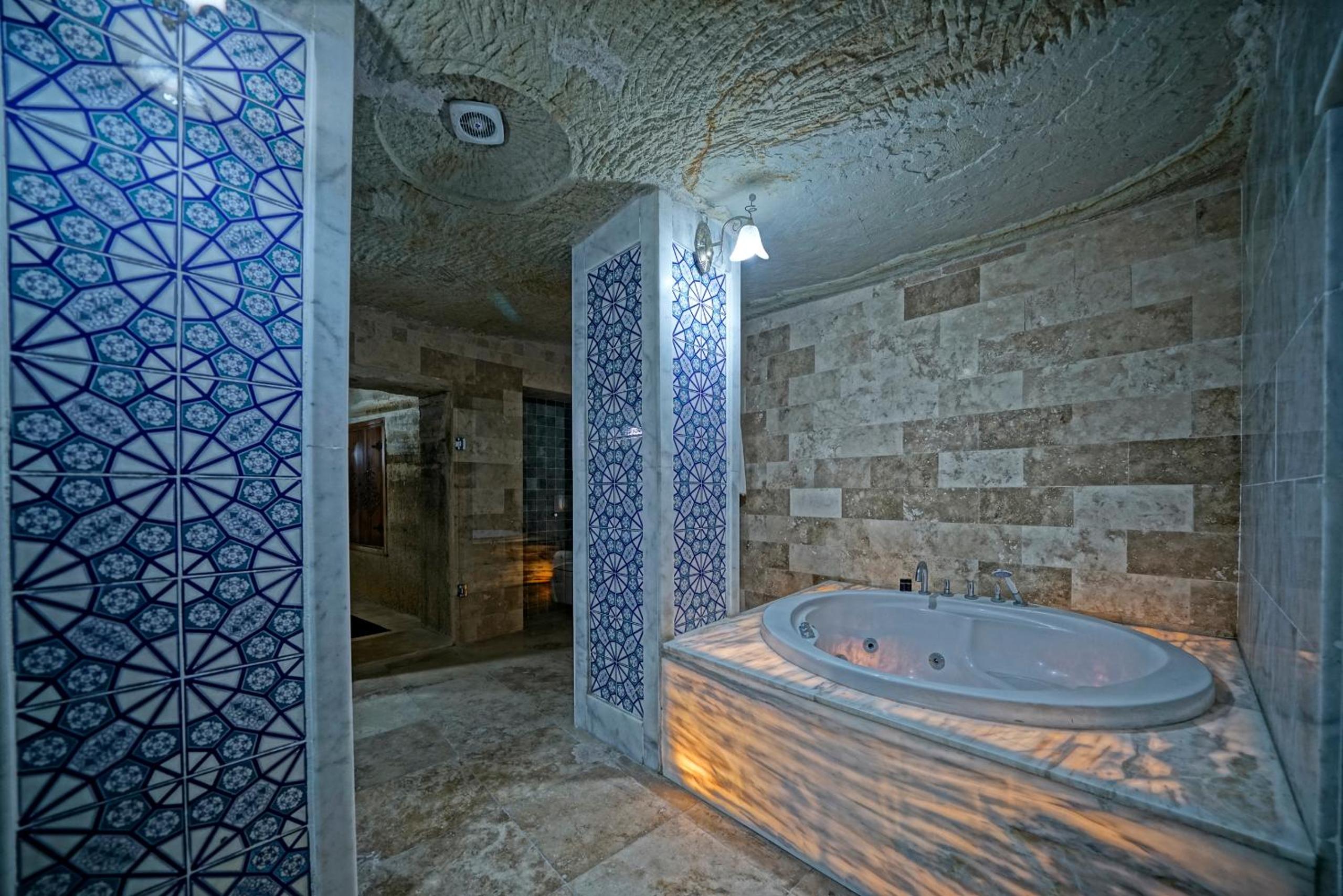 Holiday Cave Hotel - Image 202