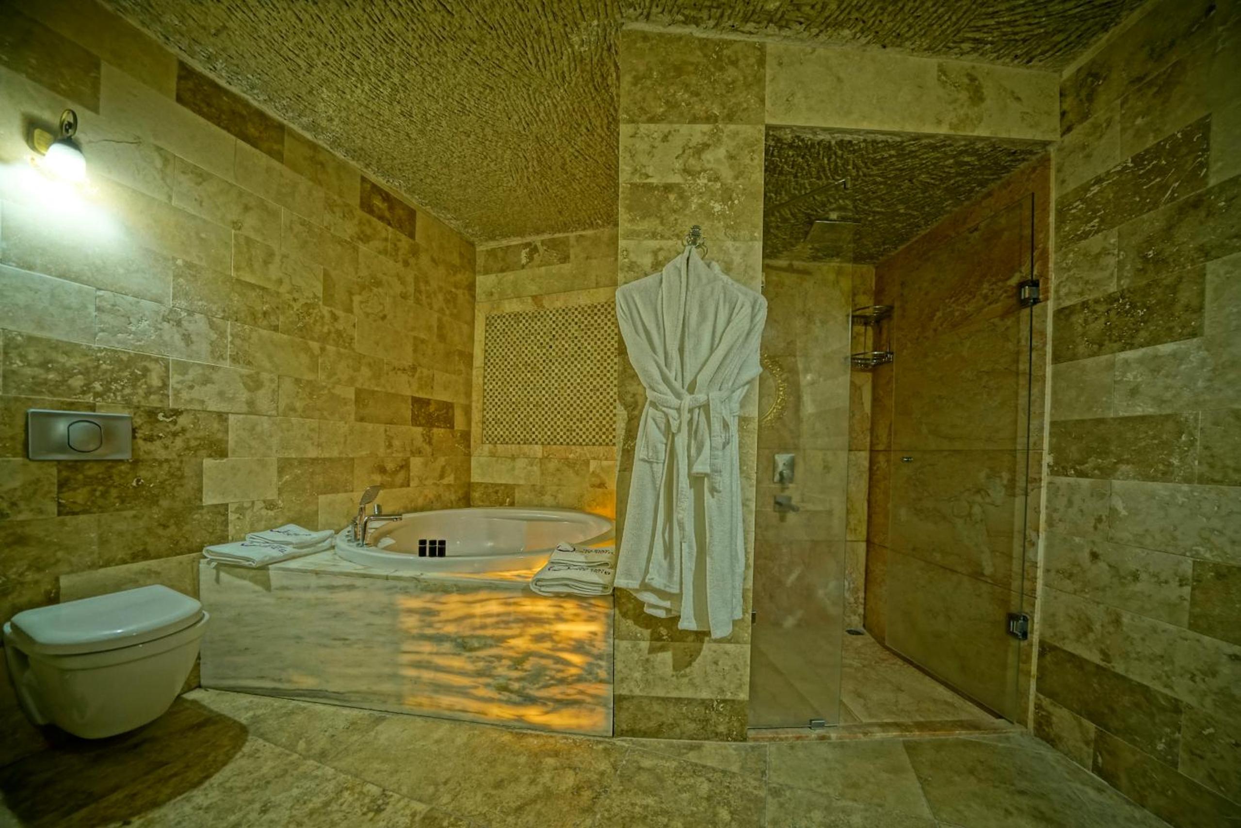 Holiday Cave Hotel - Image 203