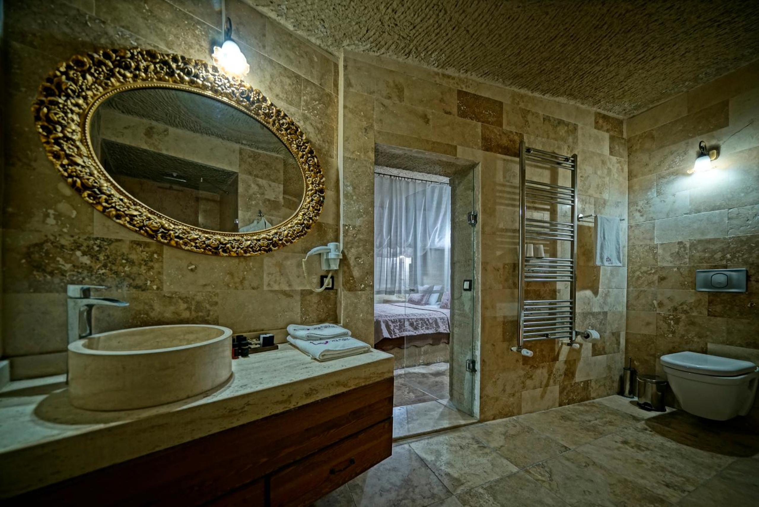 Holiday Cave Hotel - Image 260