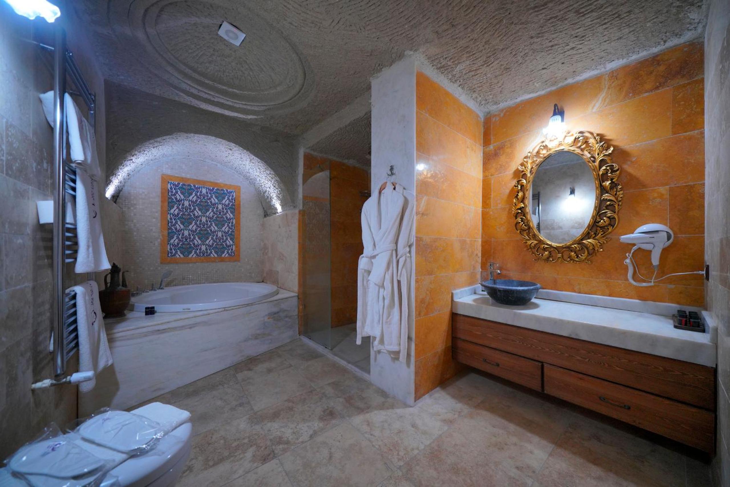 Holiday Cave Hotel - Image 266