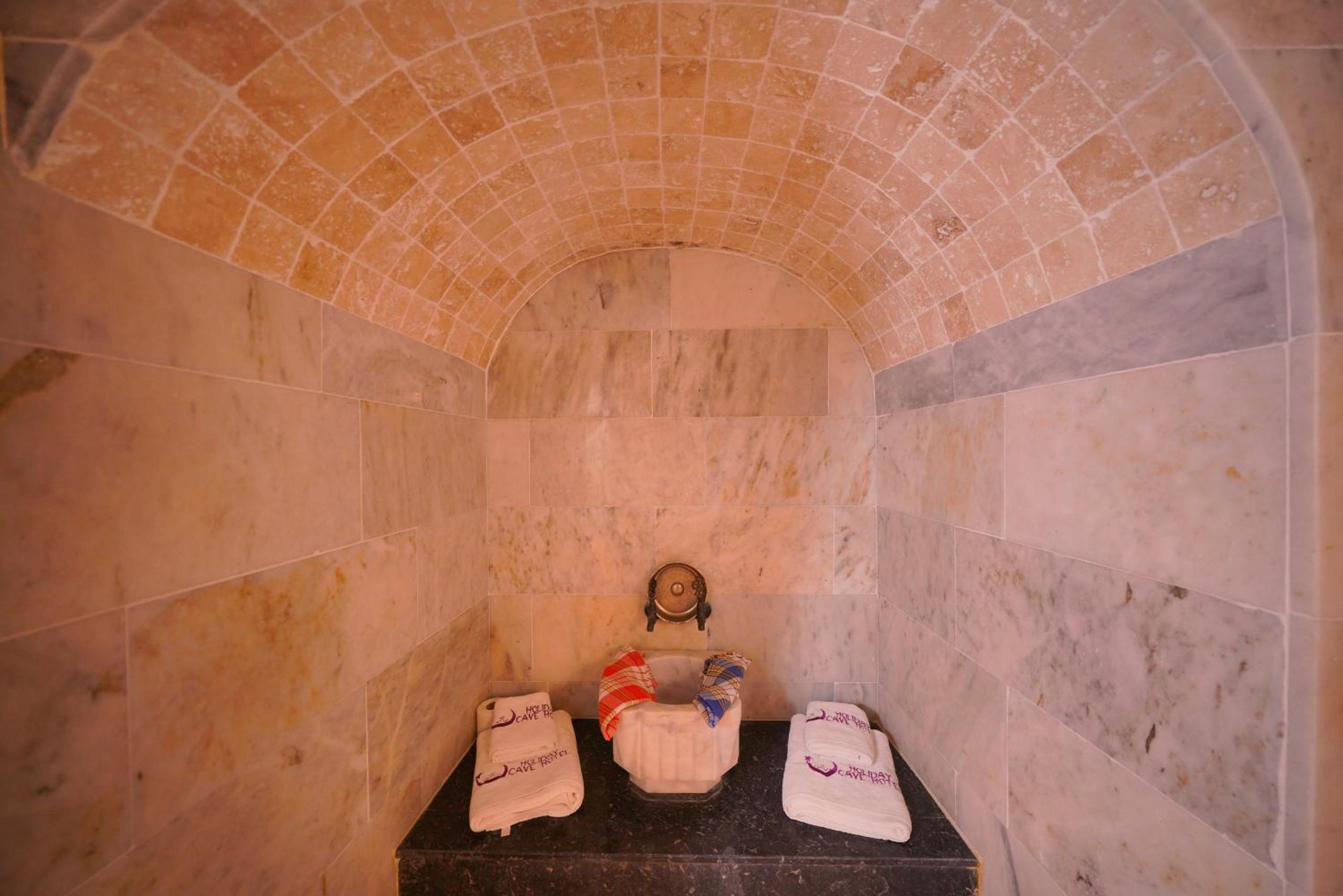 Holiday Cave Hotel - Image 269