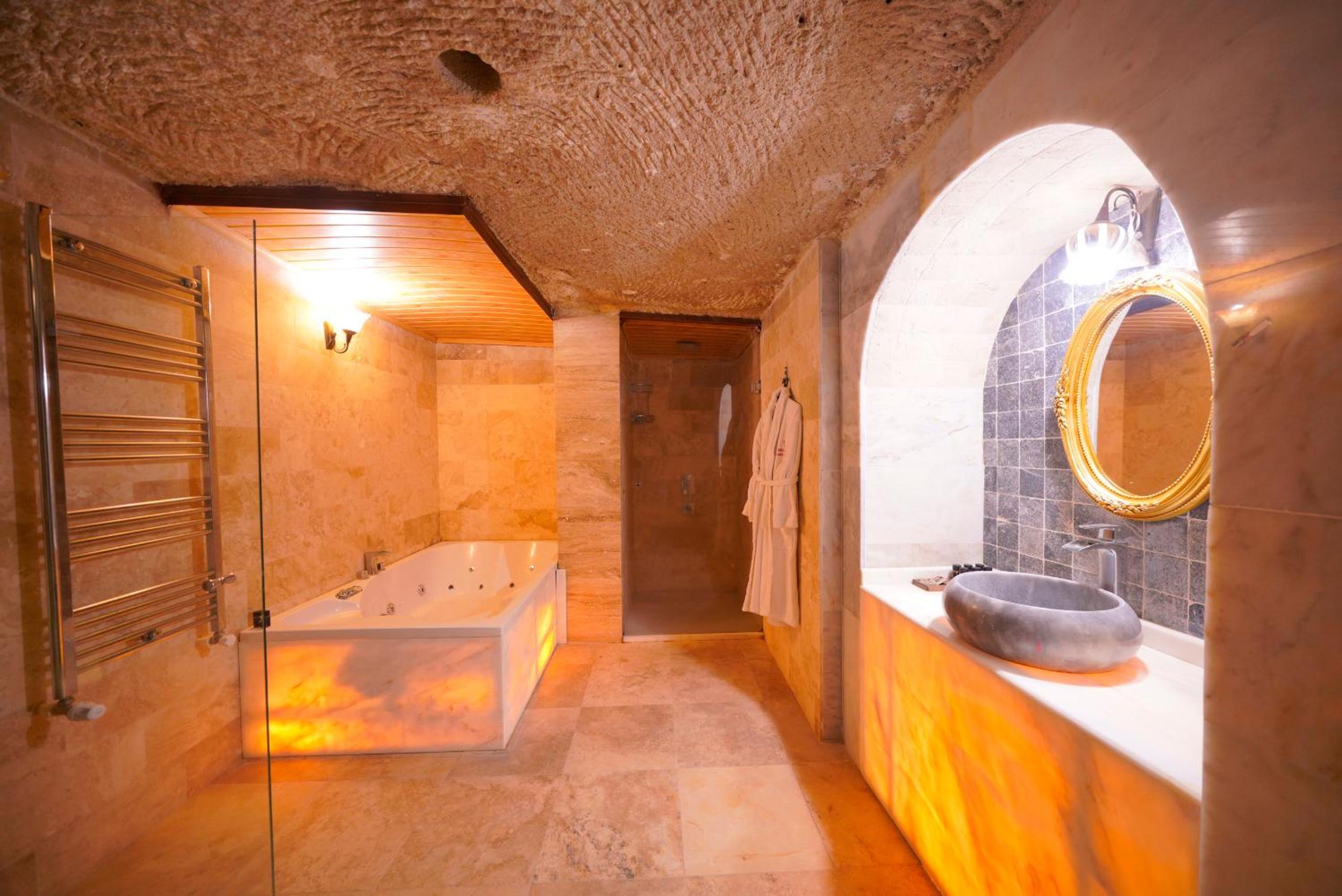 Holiday Cave Hotel - Image 270