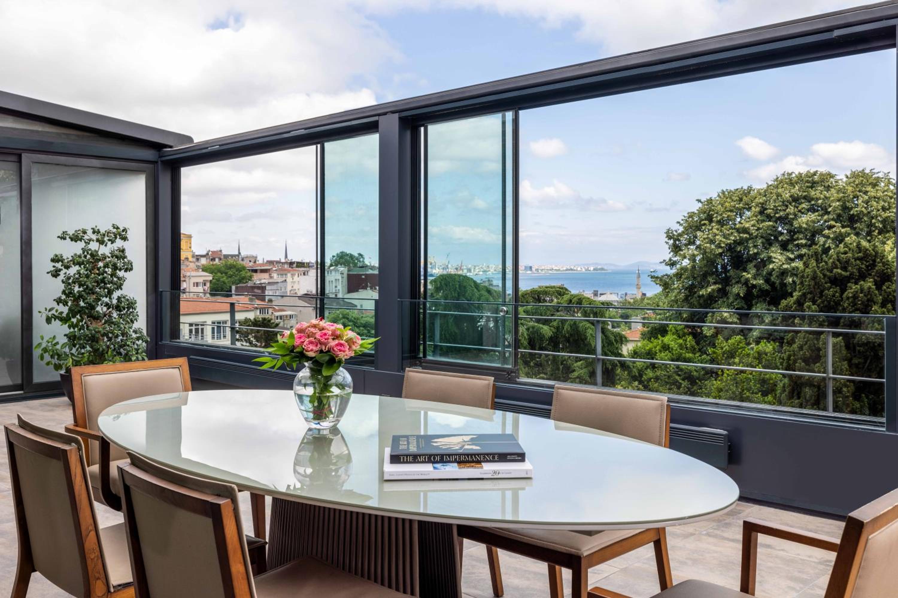 Tomtom Suites - Image 8