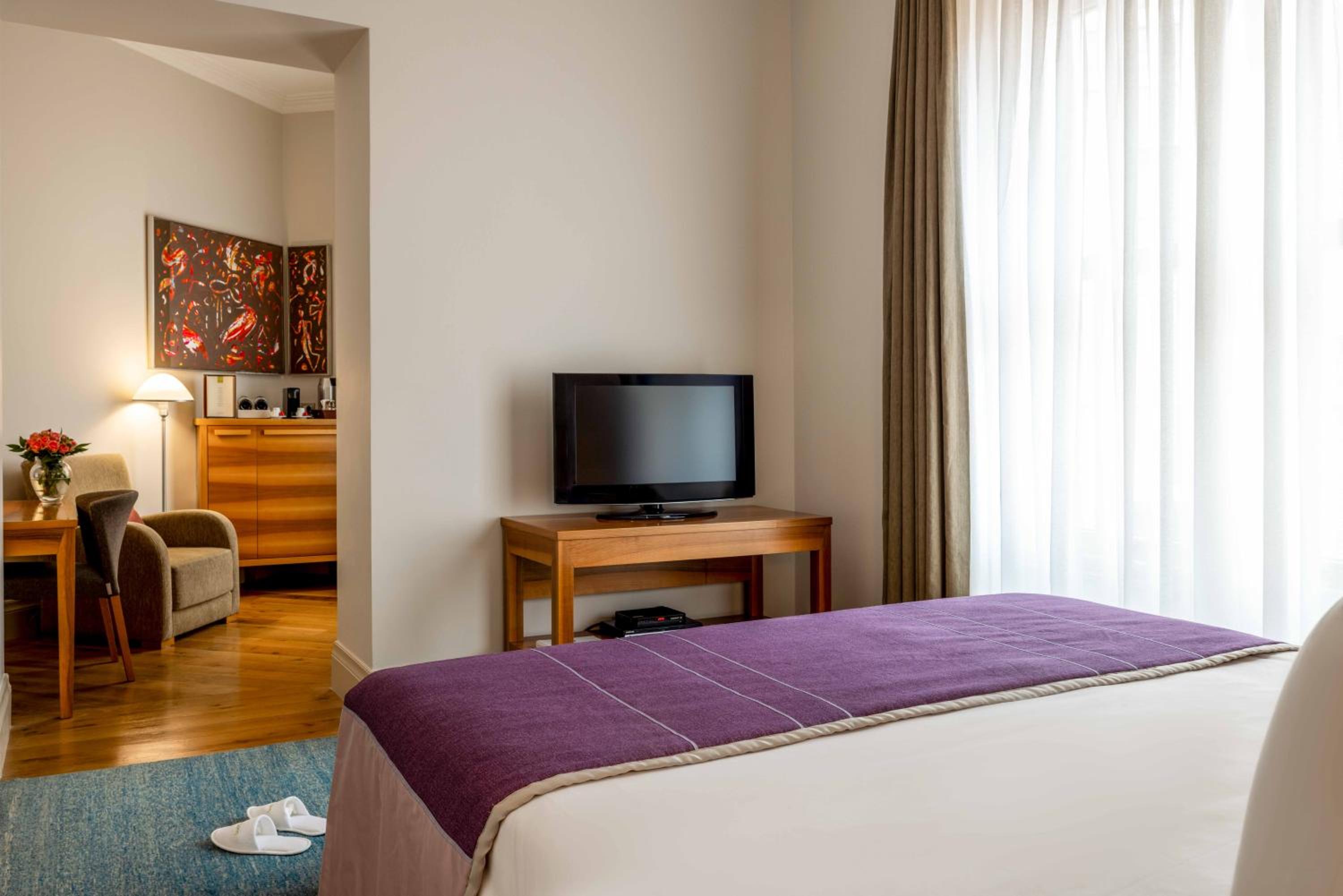 Tomtom Suites - Image 16