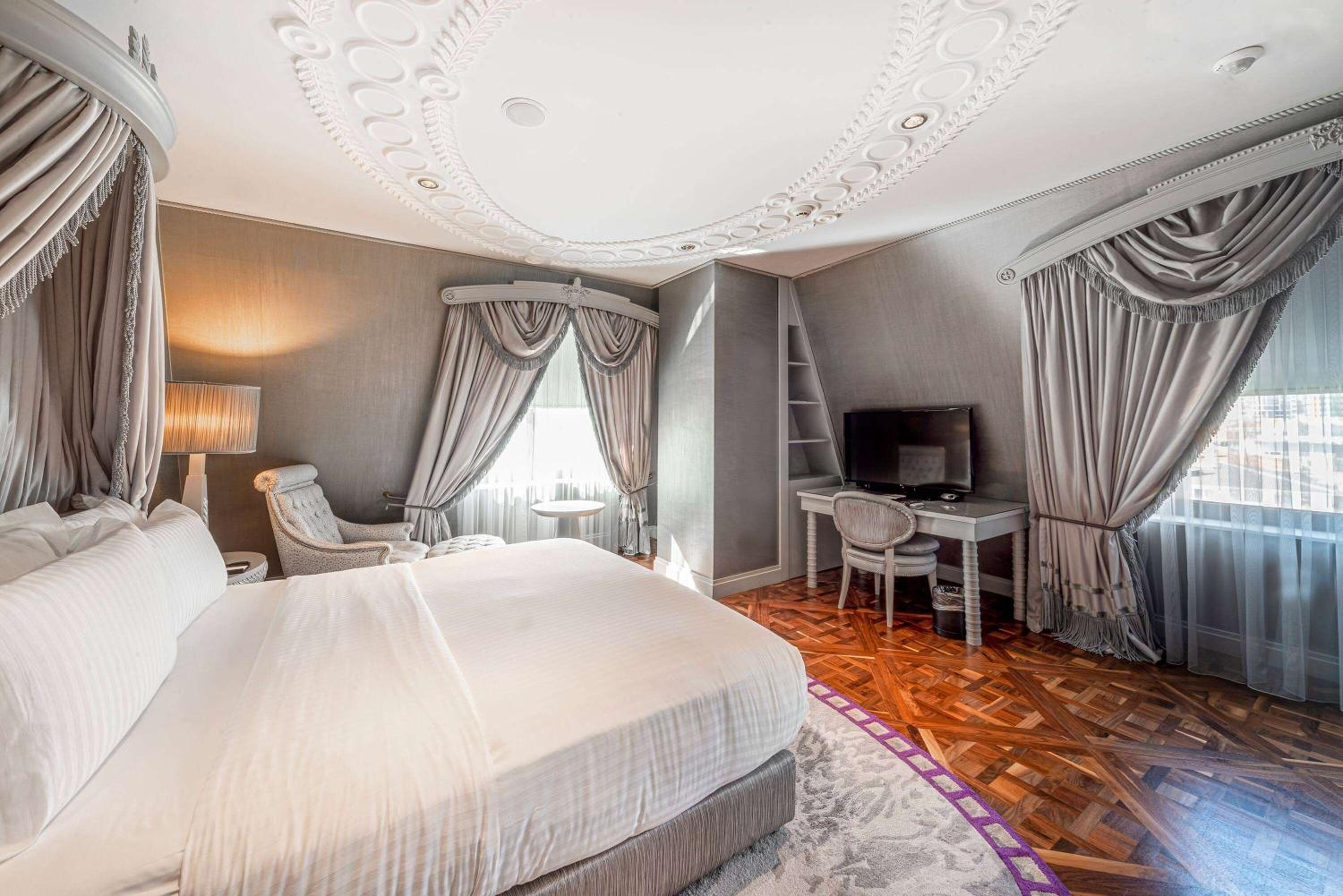Wyndham Grand Istanbul Kalamış Marina Hotel - Image 26