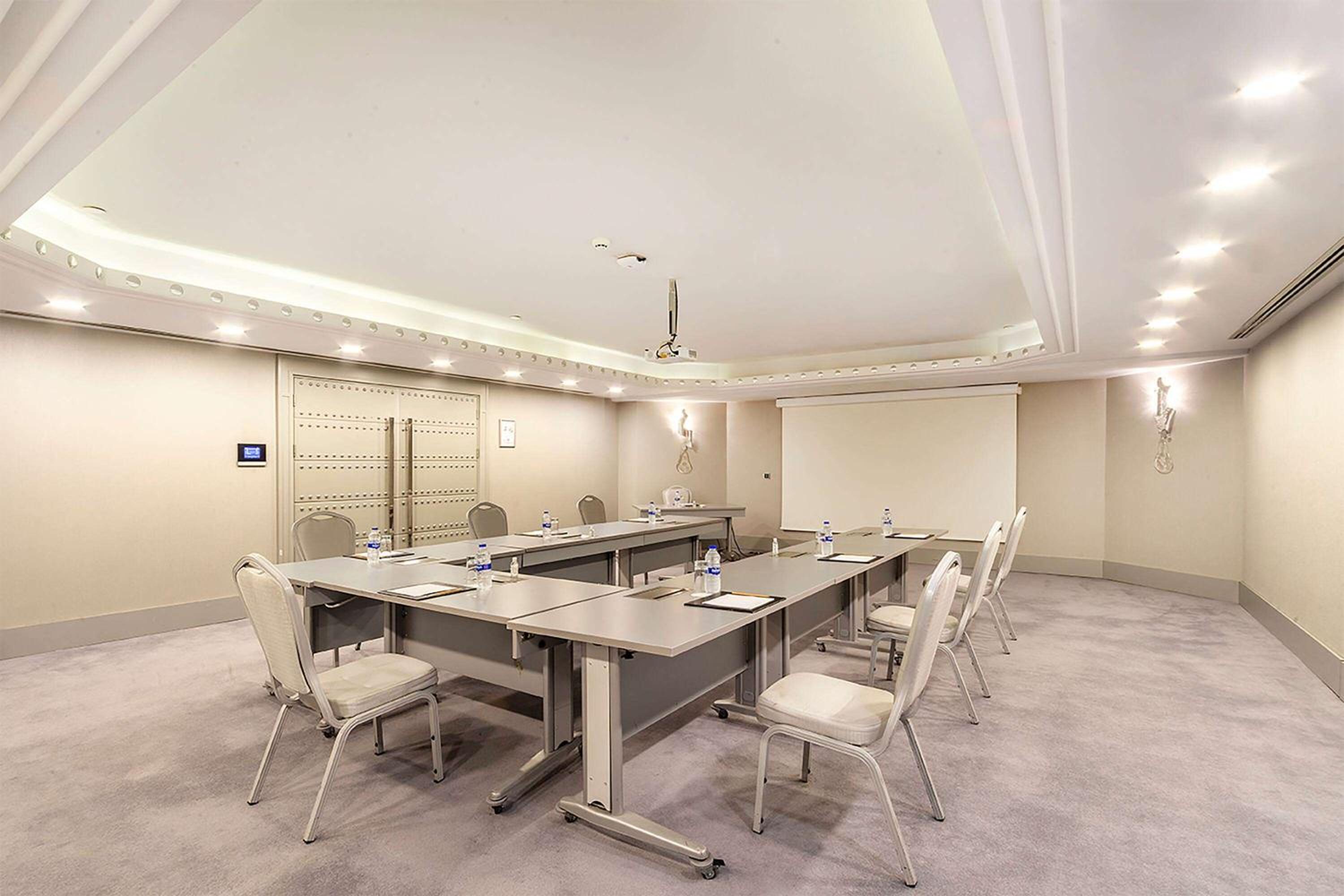 Wyndham Grand Istanbul Kalamış Marina Hotel - Image 38