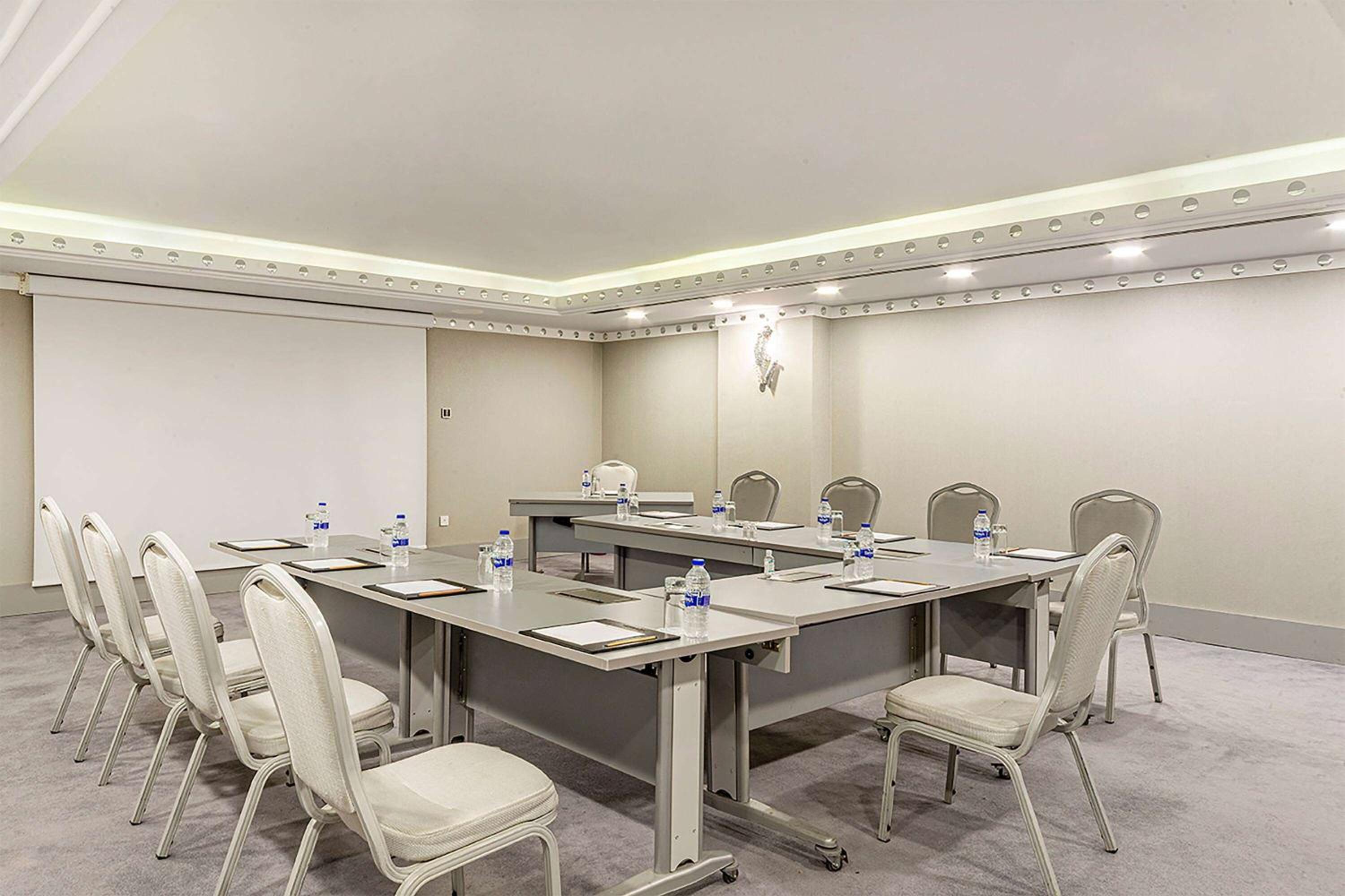Wyndham Grand Istanbul Kalamış Marina Hotel - Image 41