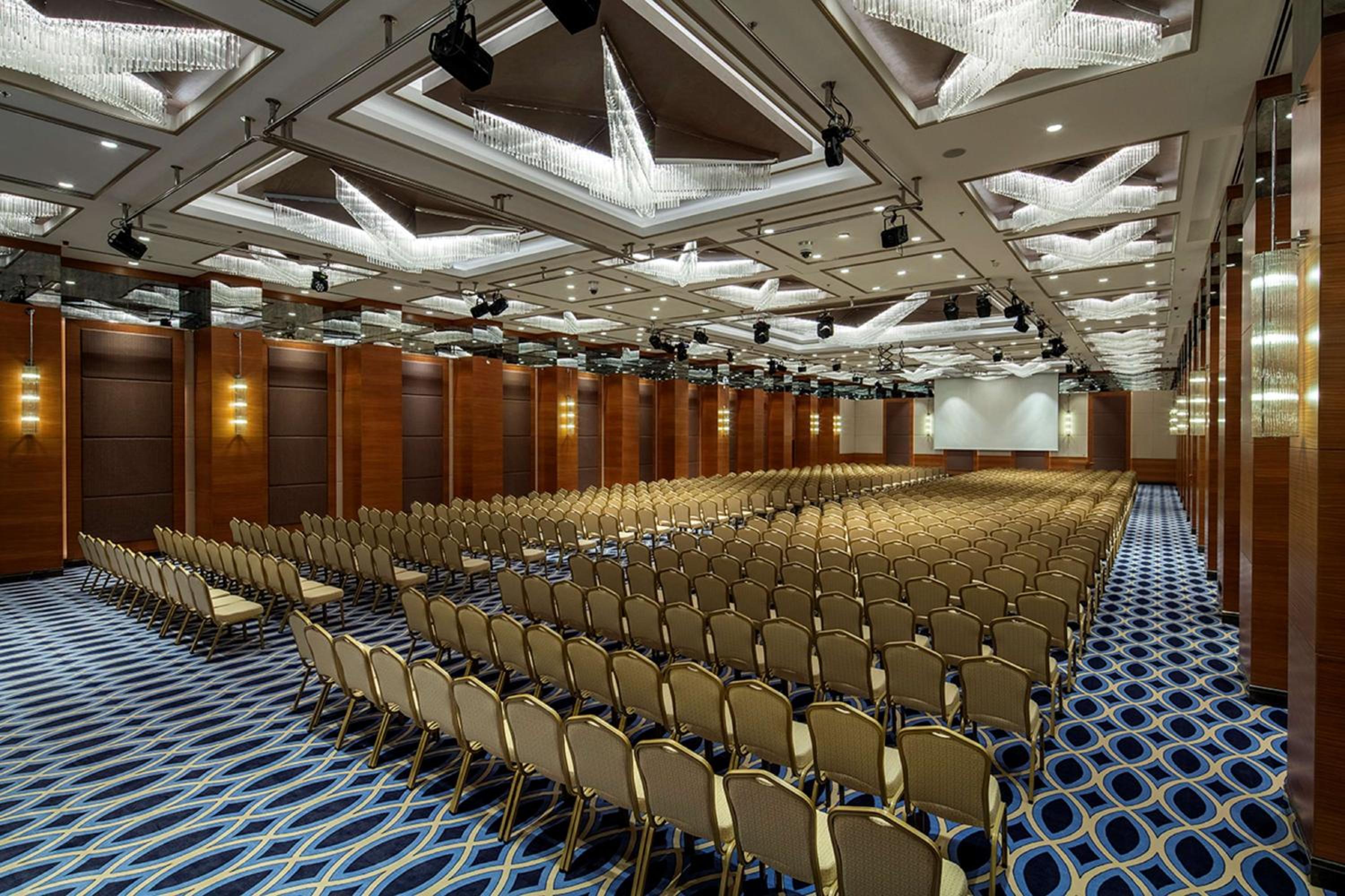 Doubletree By Hilton İstanbul Topkapı - Image 10