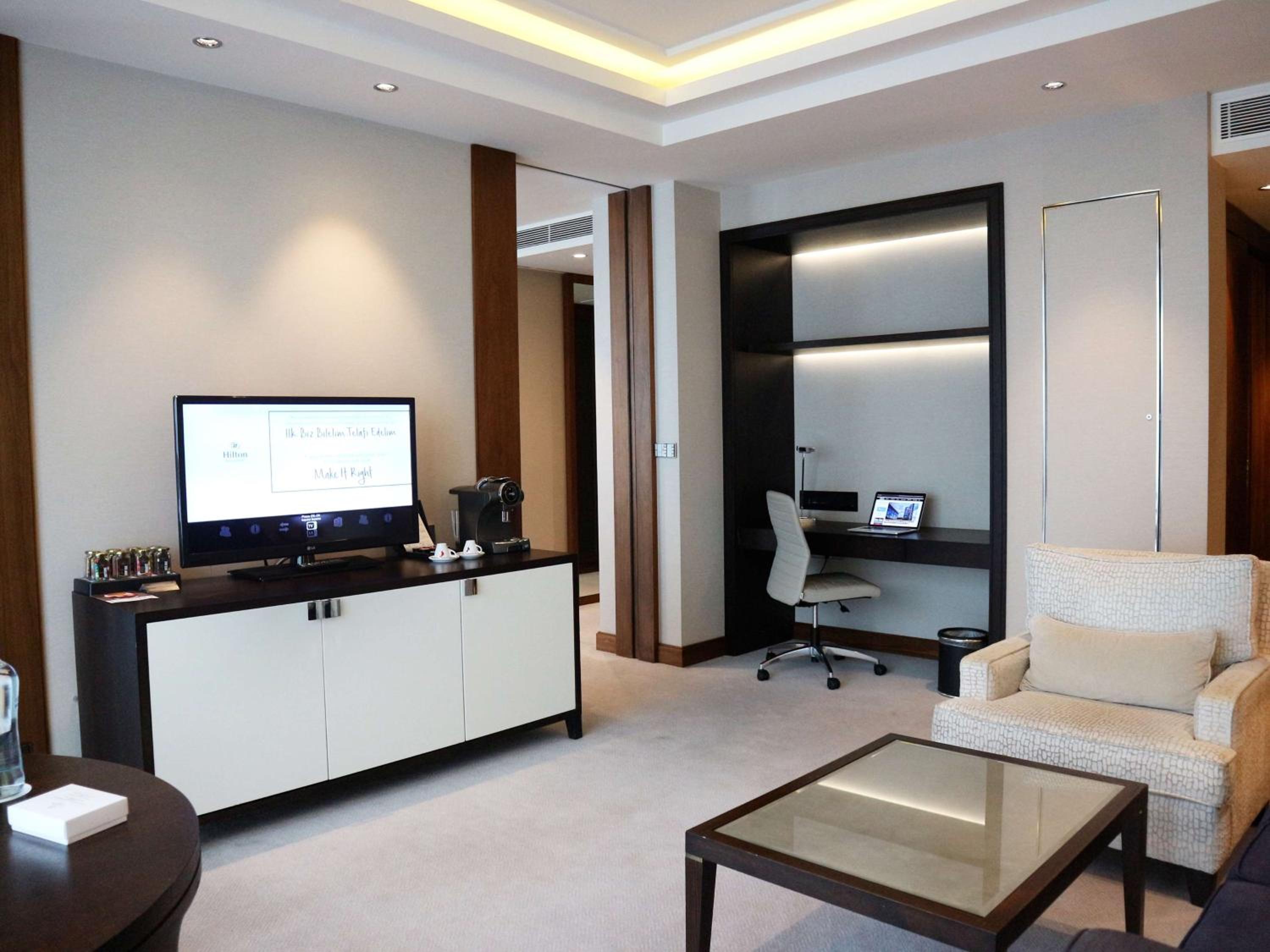 Hilton Istanbul Bomonti - Image 59