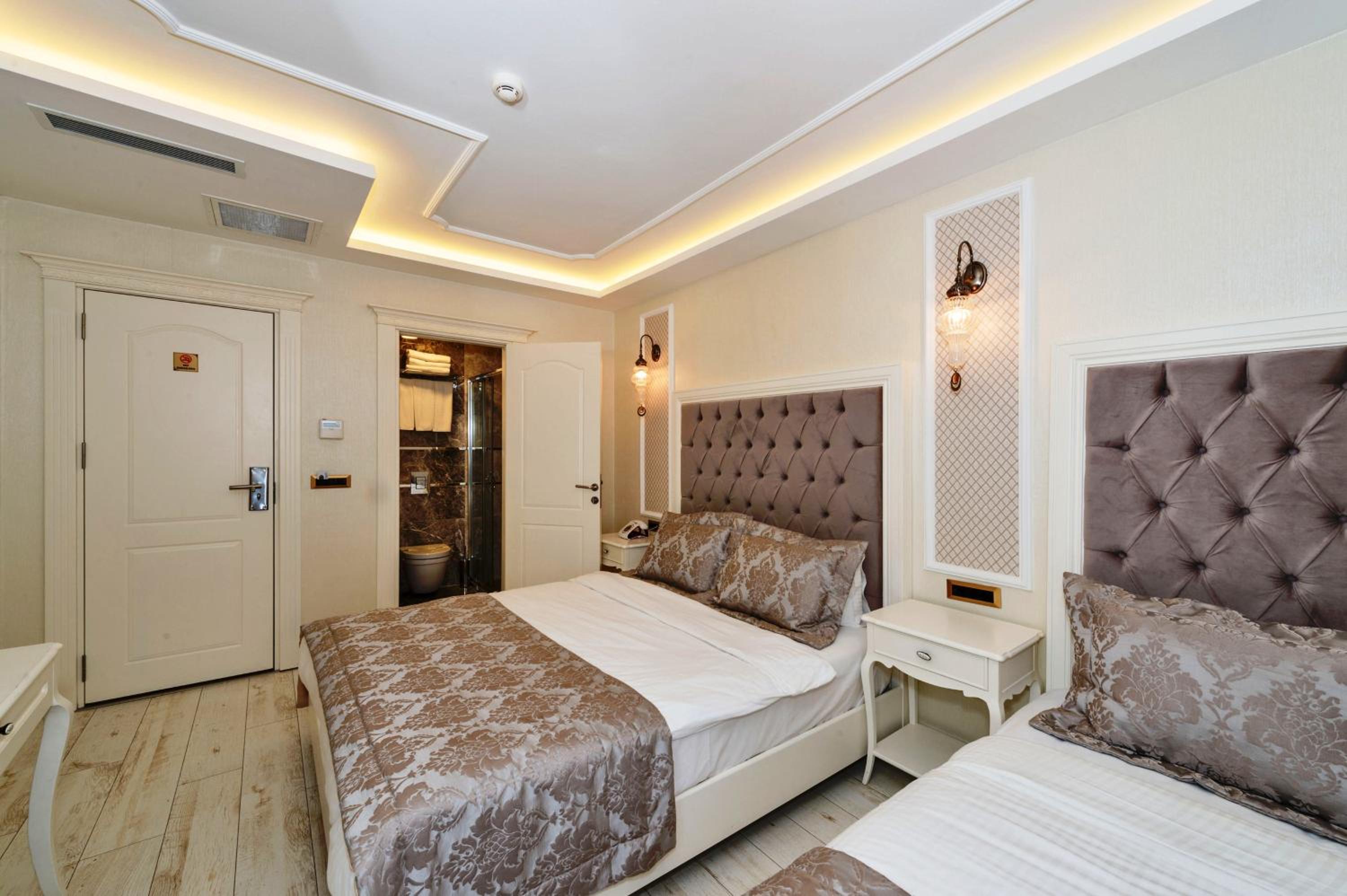 Zeynep Sultan Hotel - Image 16