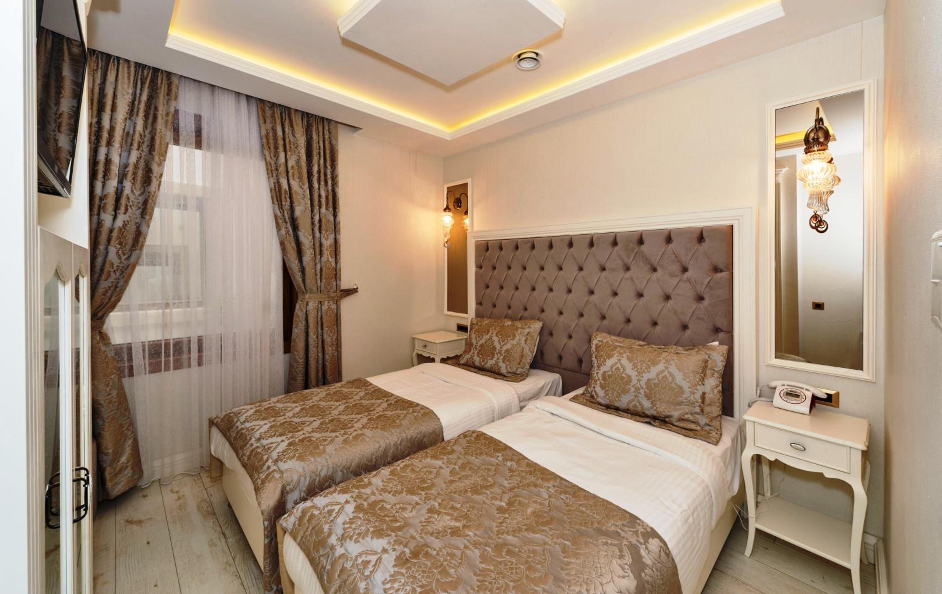 Zeynep Sultan Hotel - Image 19