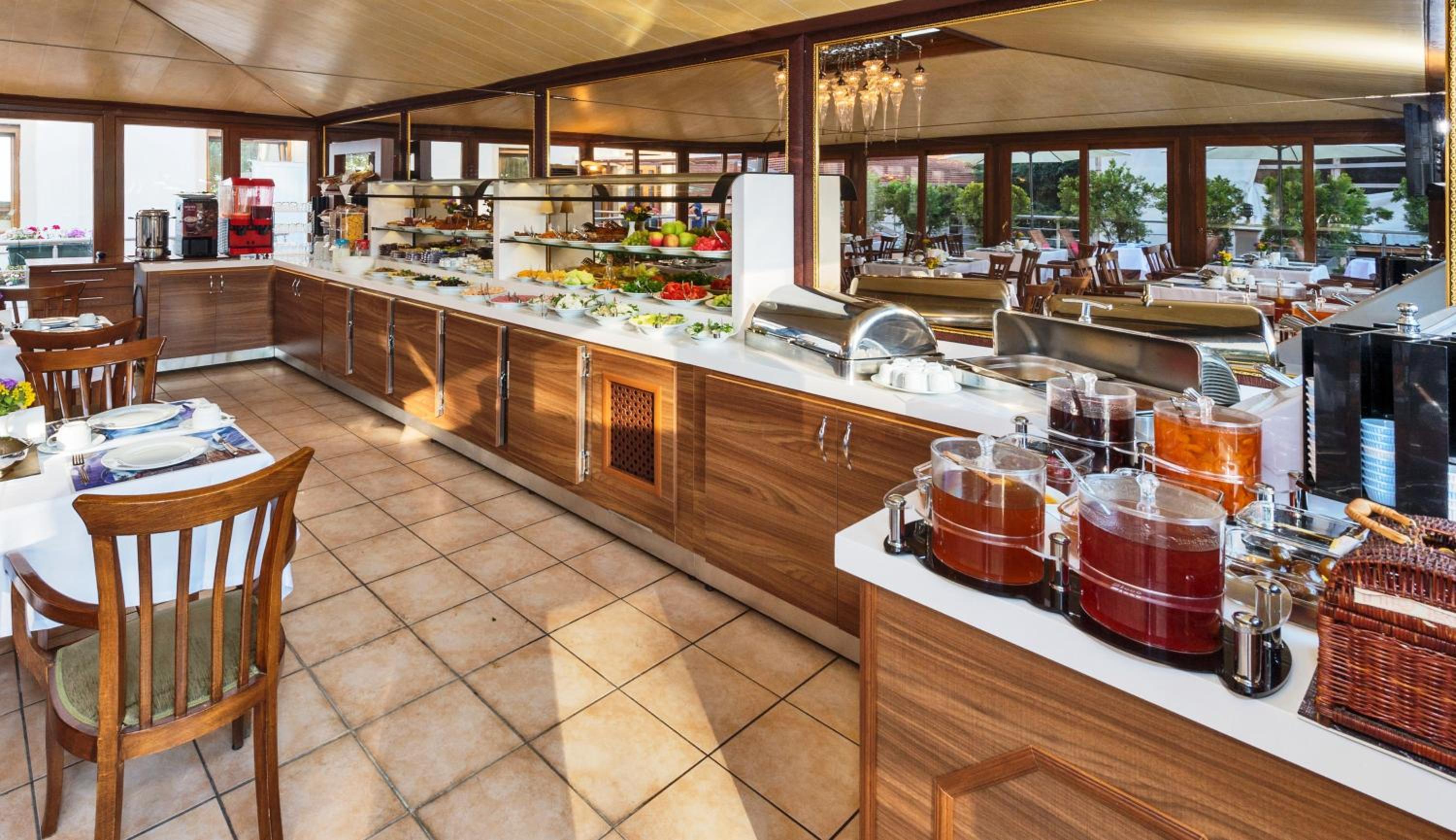 Zeynep Sultan Hotel - Image 47
