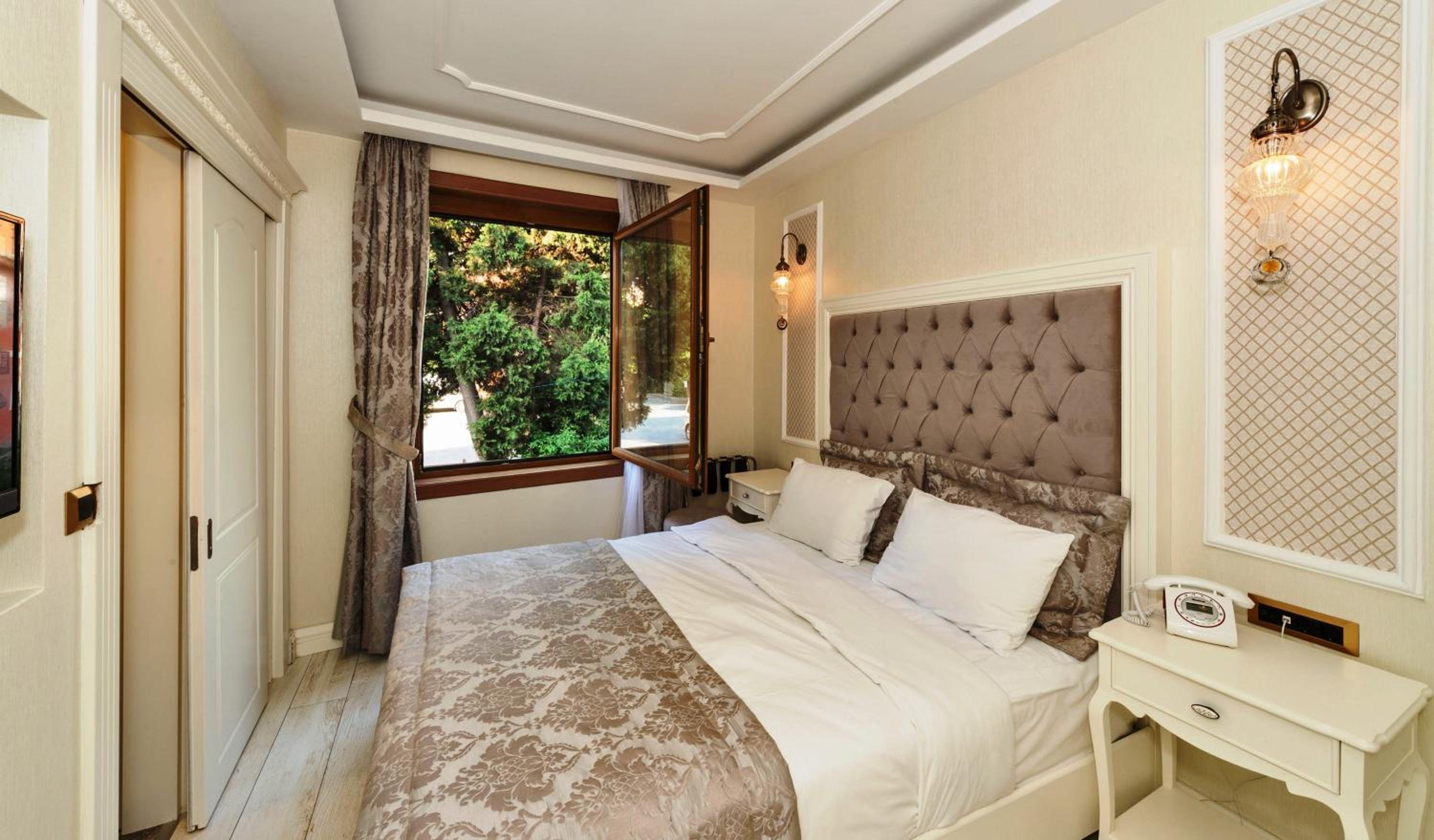 Zeynep Sultan Hotel - Image 42