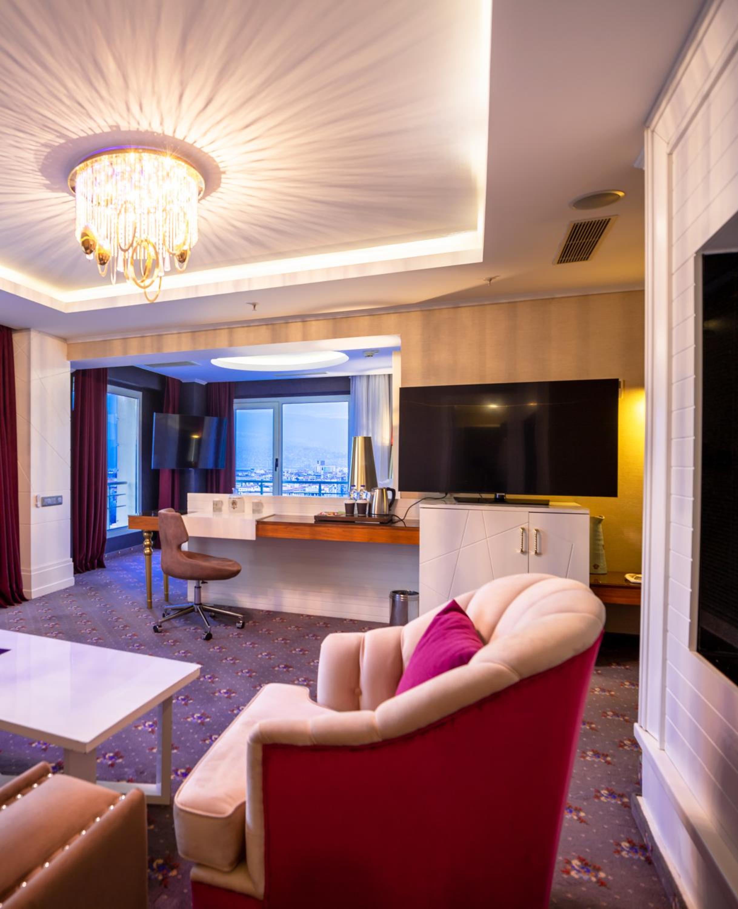 DoubleTree by Hilton Izmir - Alsancak - Image 55