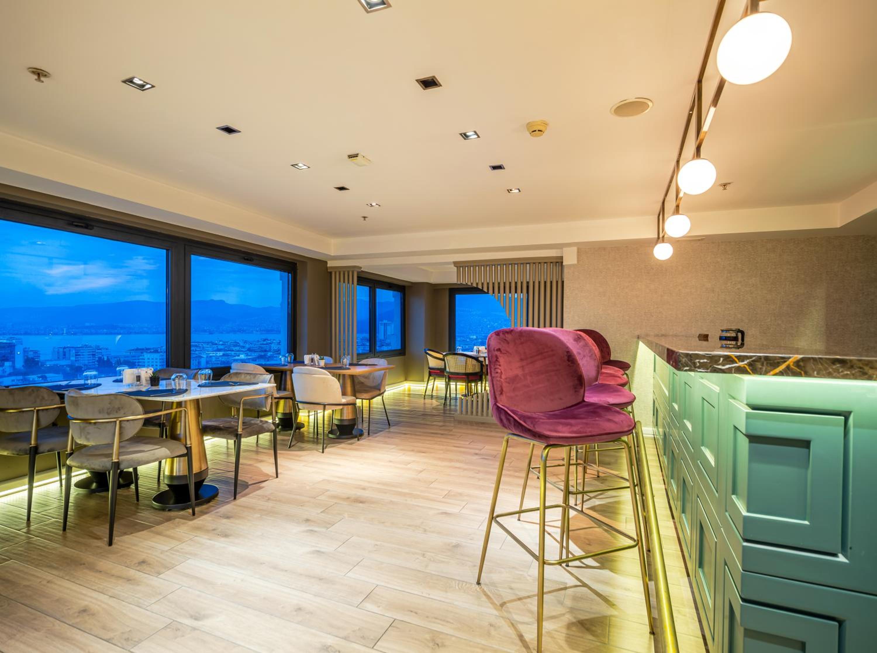 DoubleTree by Hilton Izmir - Alsancak - Image 108