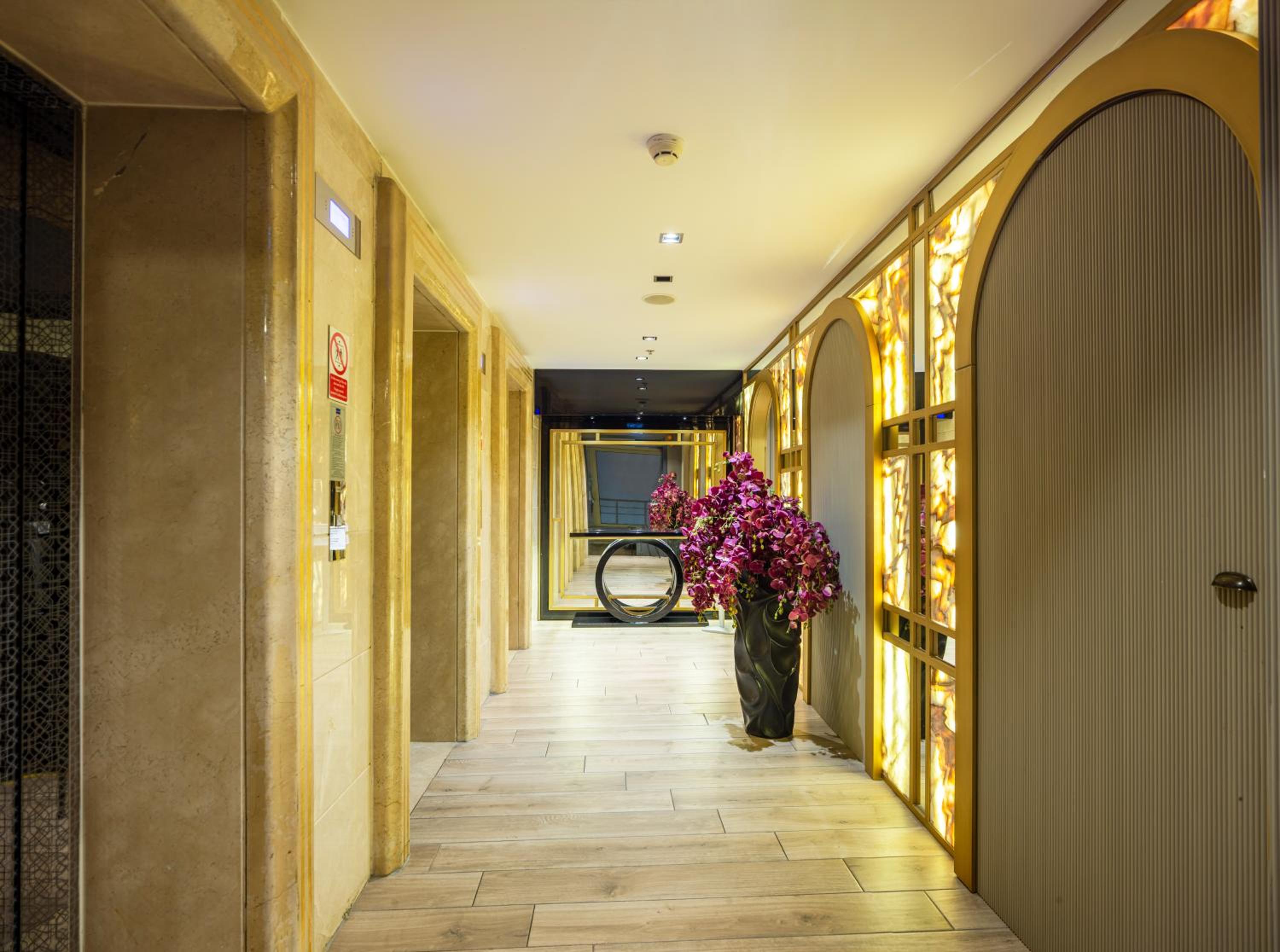 DoubleTree by Hilton Izmir - Alsancak - Image 68