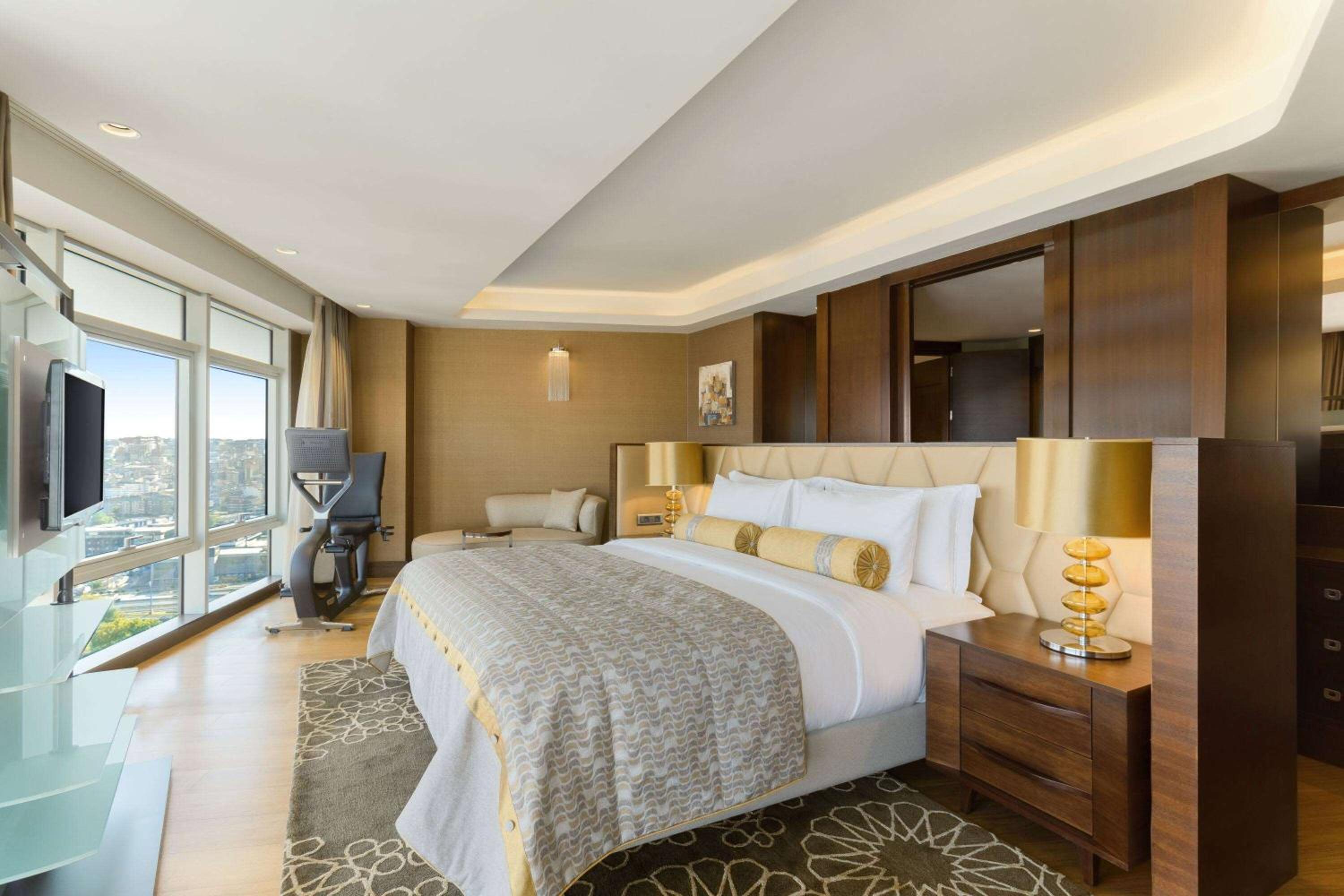Wyndham Grand Istanbul Europe - Image 12