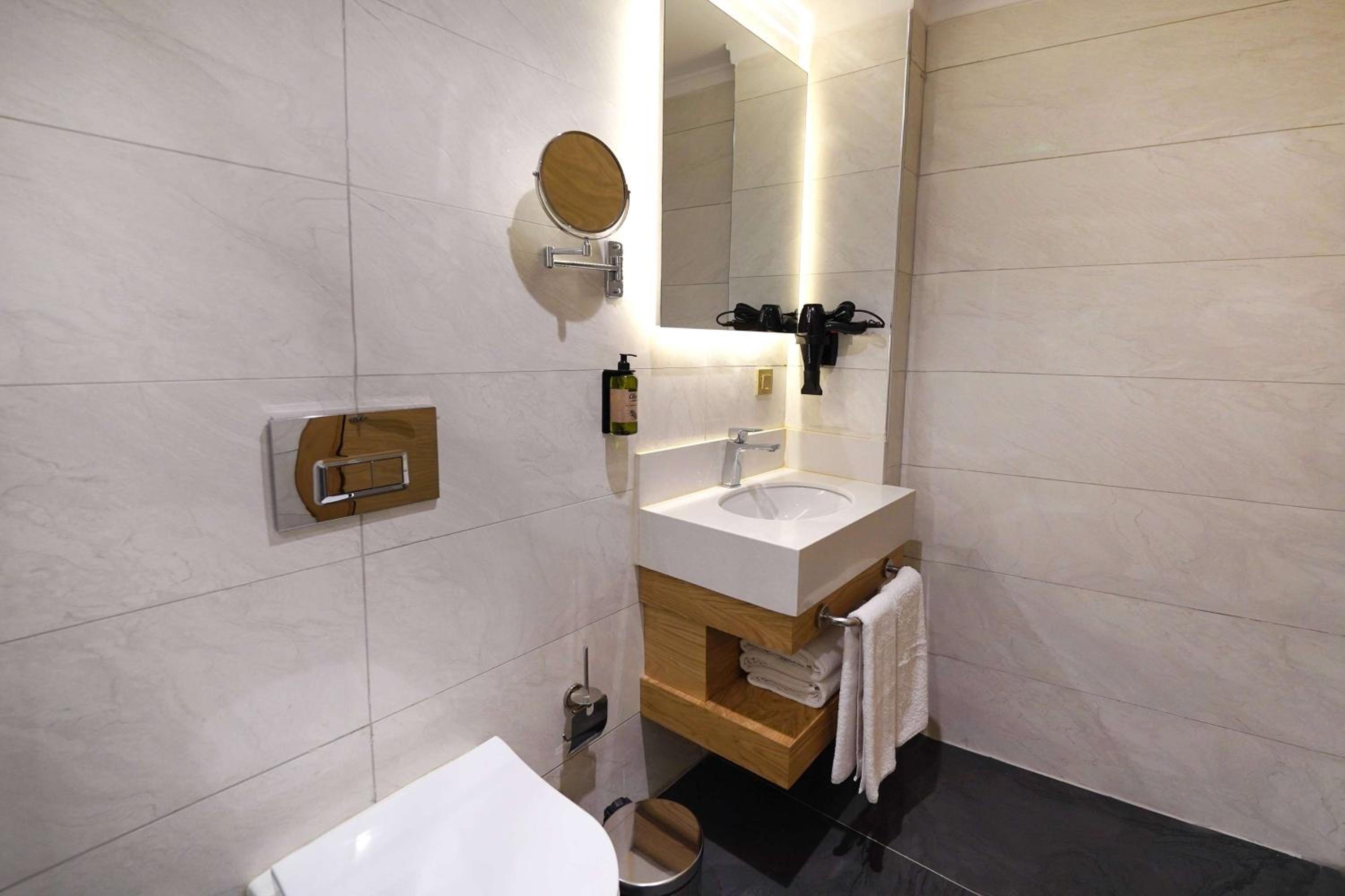 Days Inn by Wyndham İstanbul Bomonti - Image 29