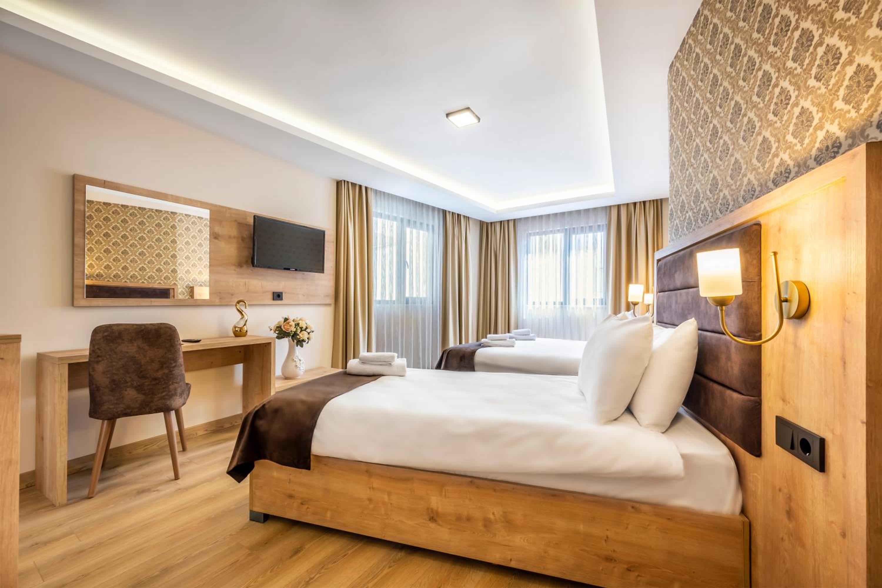 Emin Palace - Image 22